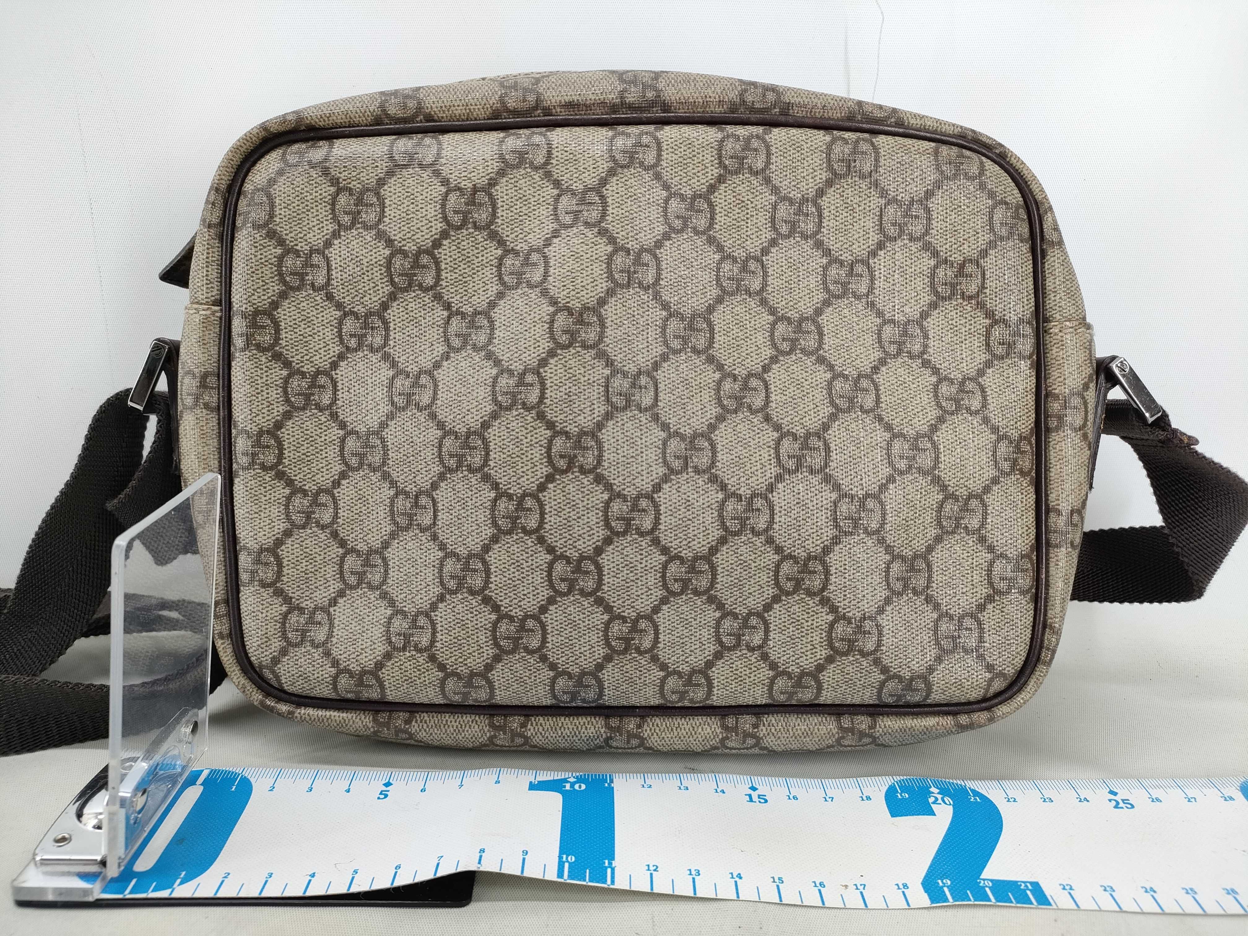 GG Supreme Gucci Shoulder Bag Supreme Leather Shoulder Bag — view 2