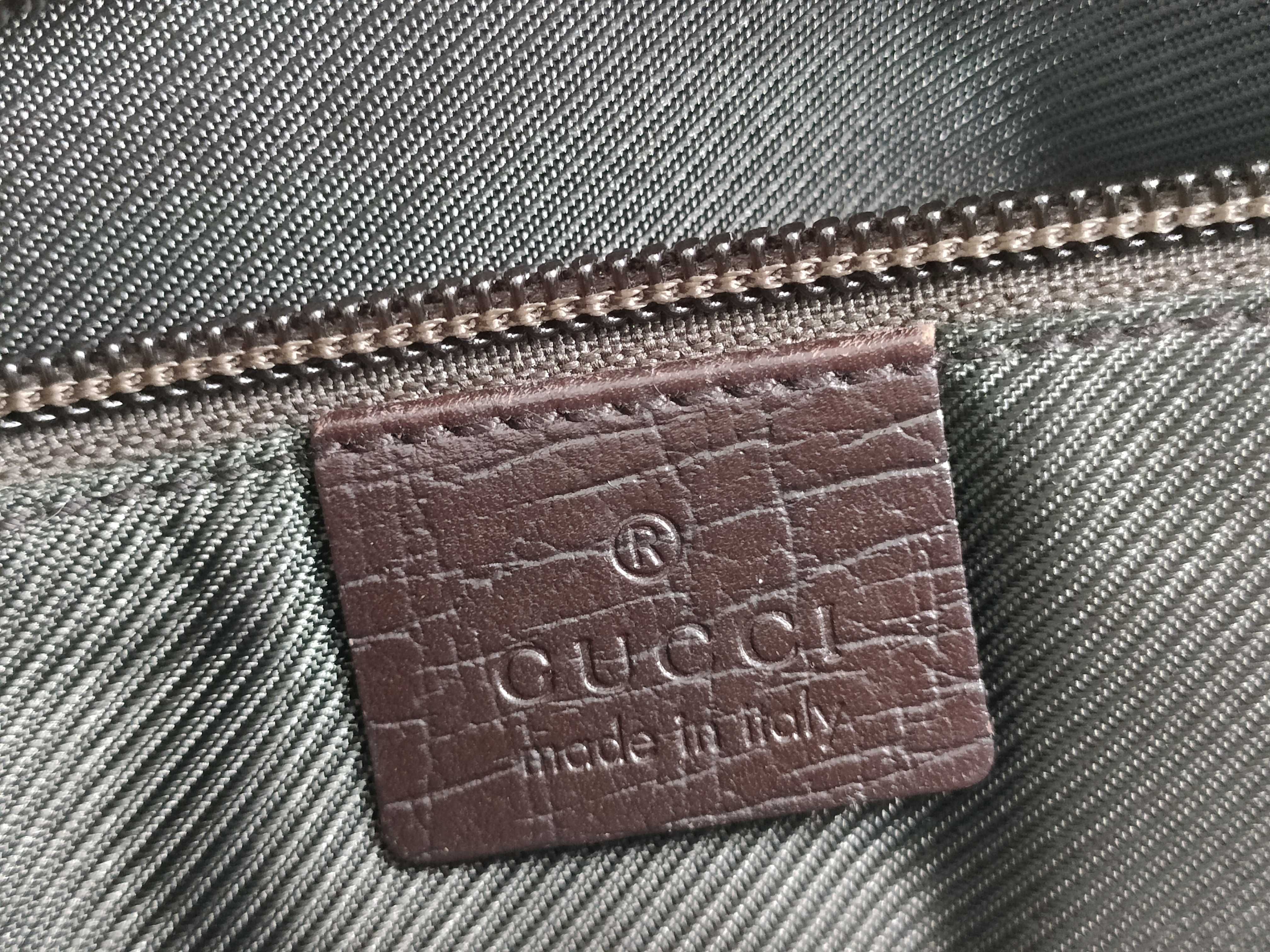 GG Supreme Gucci Shoulder Bag Supreme Leather Shoulder Bag — view 11