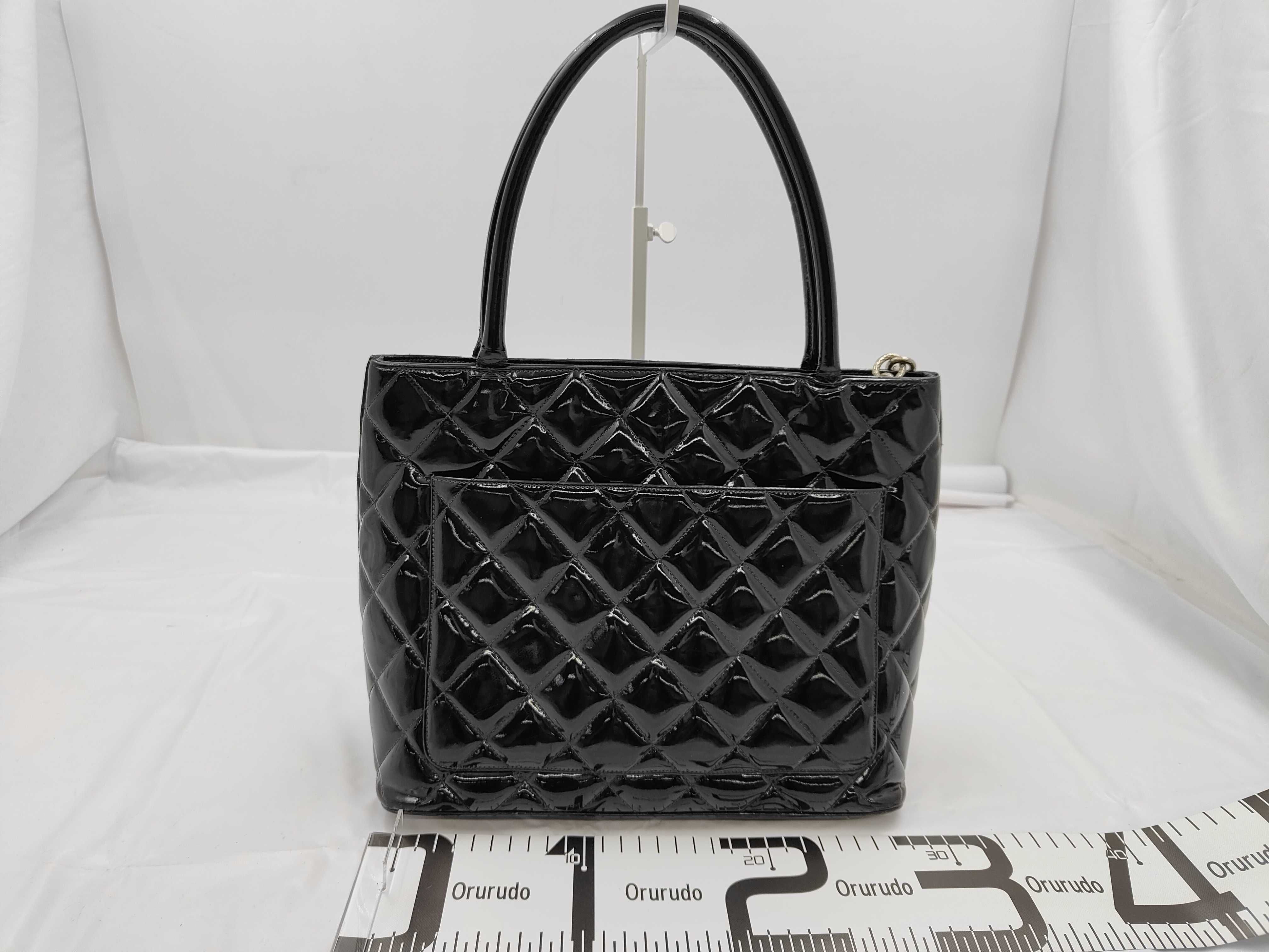 Reissue Tote Coco Mark Enamel Patent Leather Tote Bag — view 2