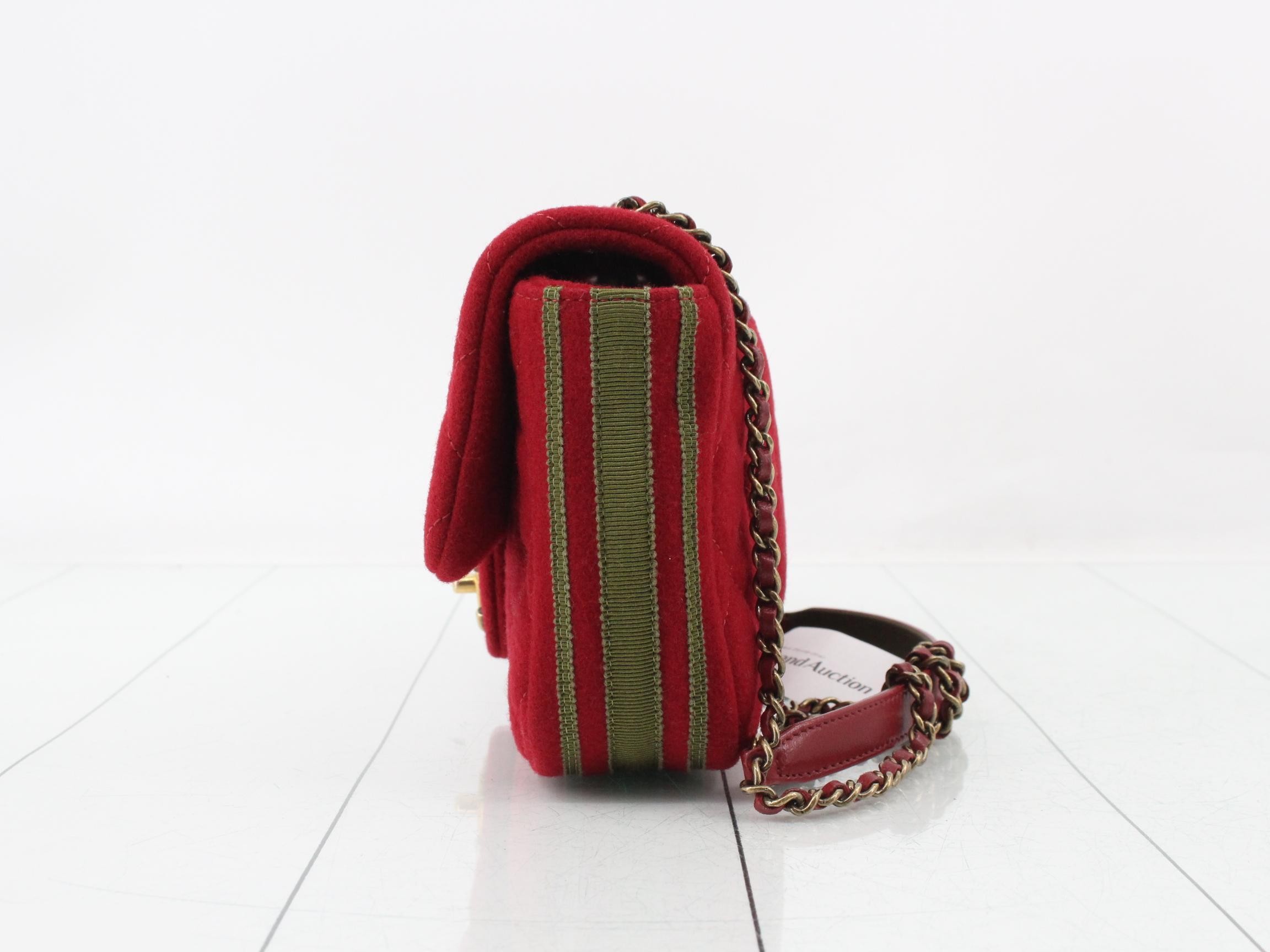 Matelassé Turnlock Chain Shoulder Bag, Red — view 3