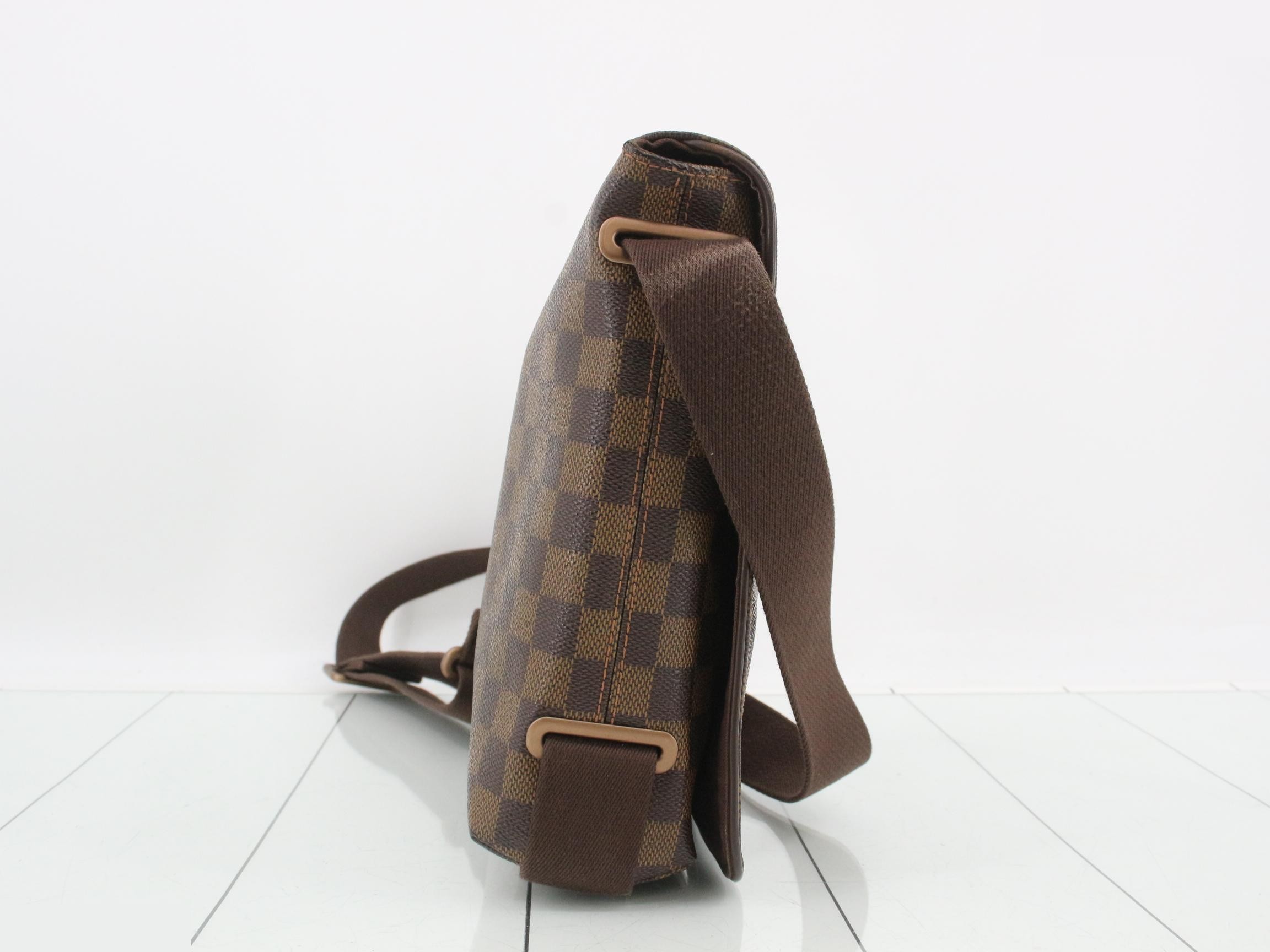 Damier Brooklyn PM Shoulder Bag — view 4