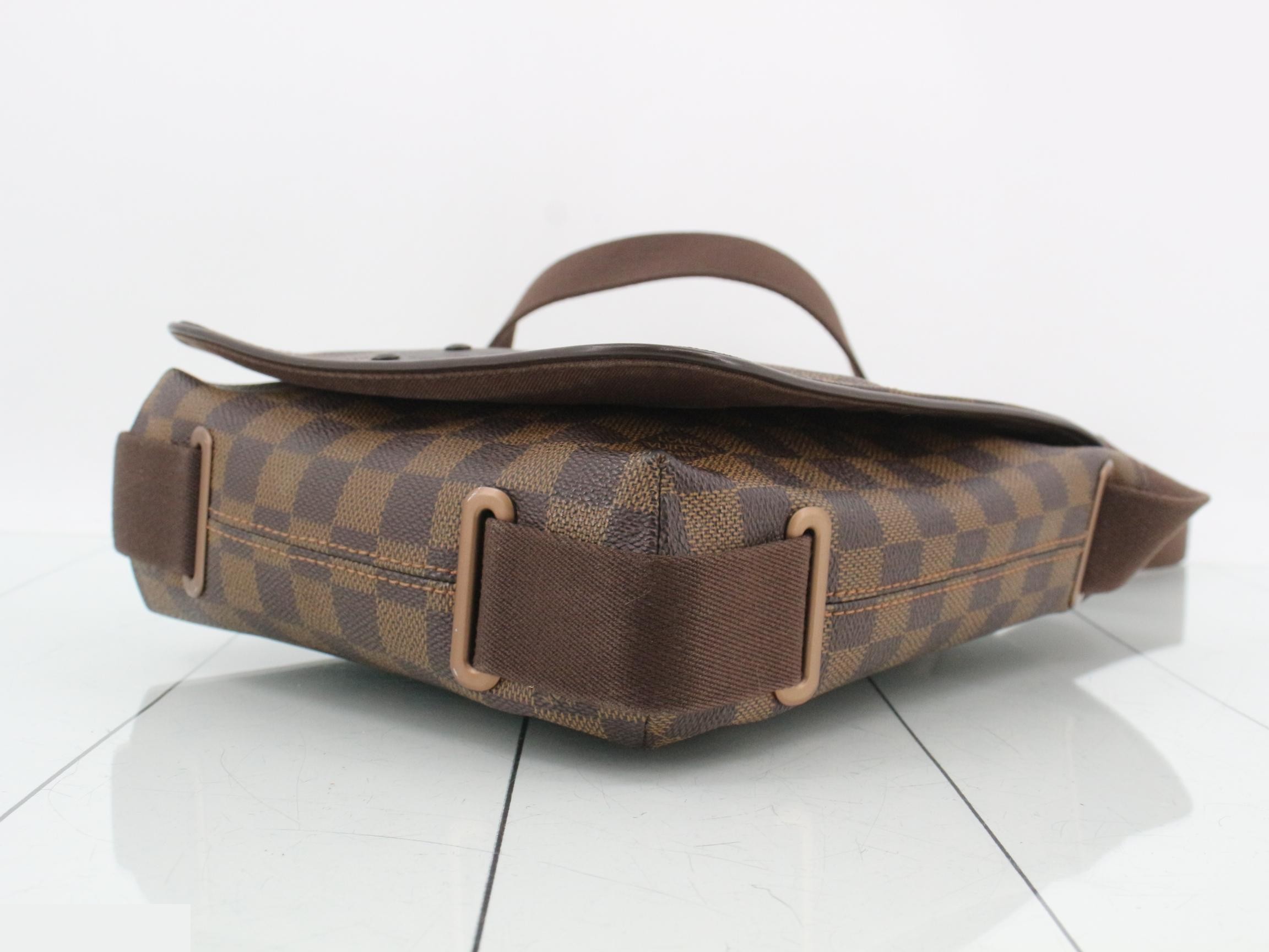 Damier Brooklyn PM Shoulder Bag — view 6