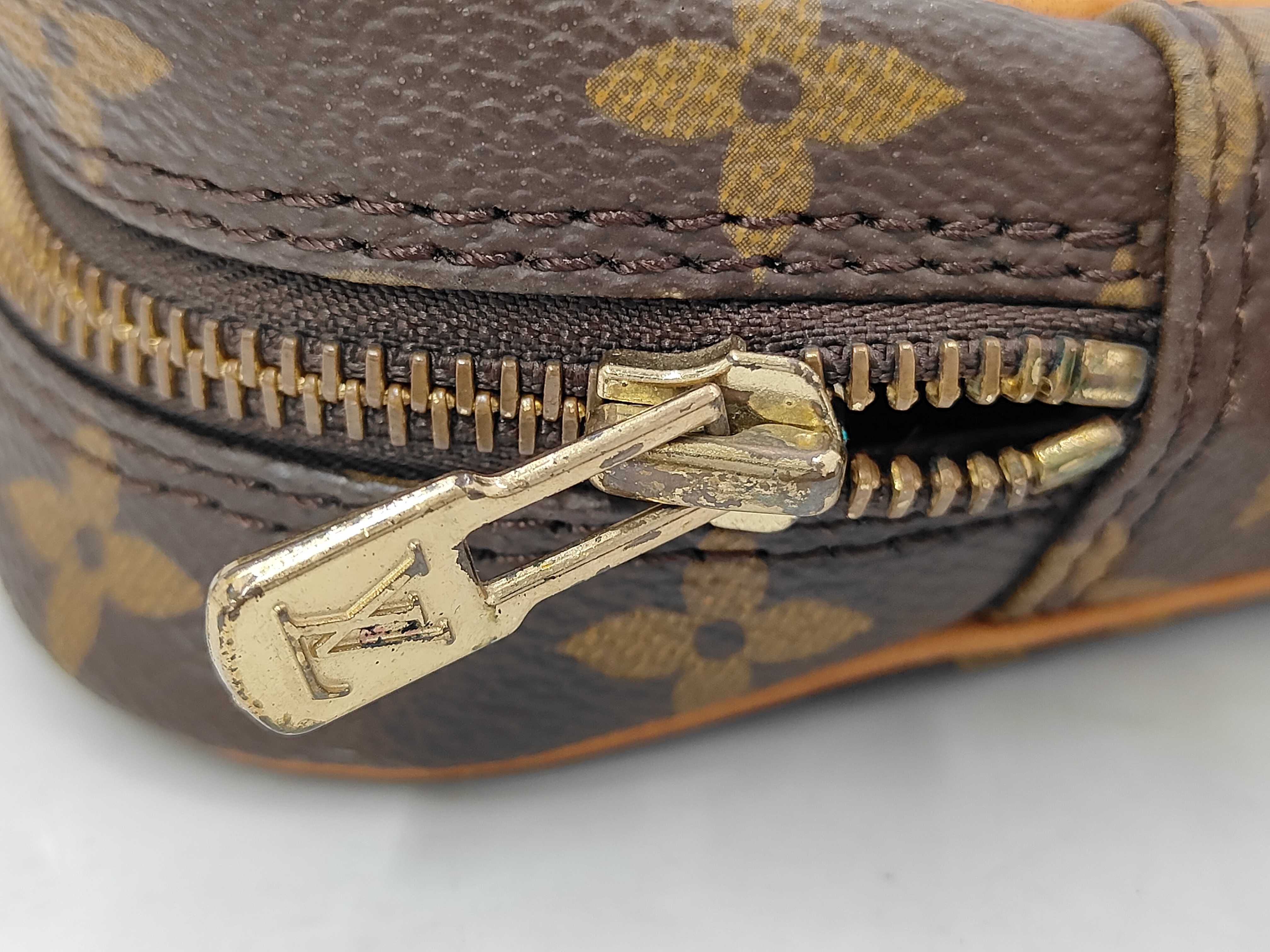 Monogram Louis Vuitton Monogram Danube 8909SL Shoulder Bag — view 9