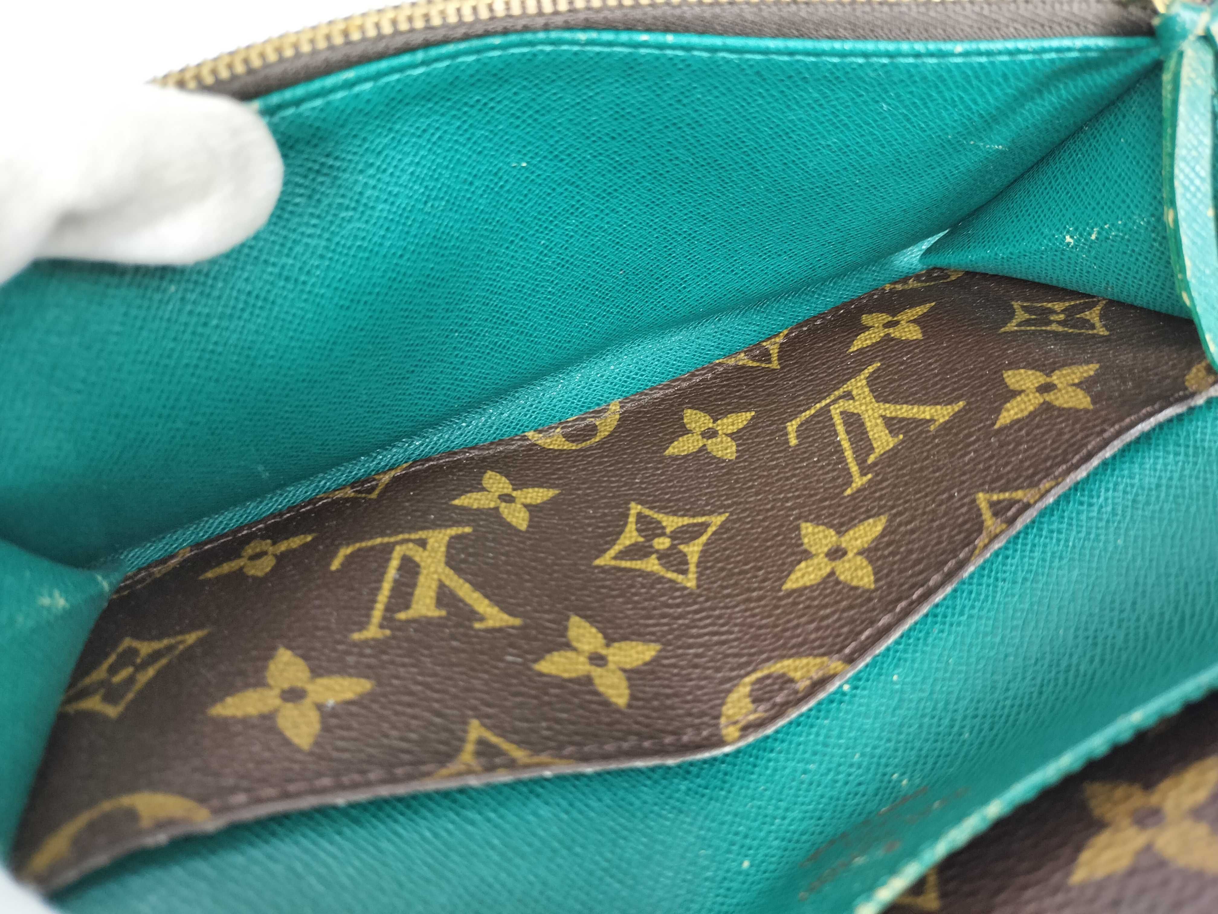 Monogram Louis Vuitton Portefeuille Emilie wallet, scuffs, wear and tear. — view 12
