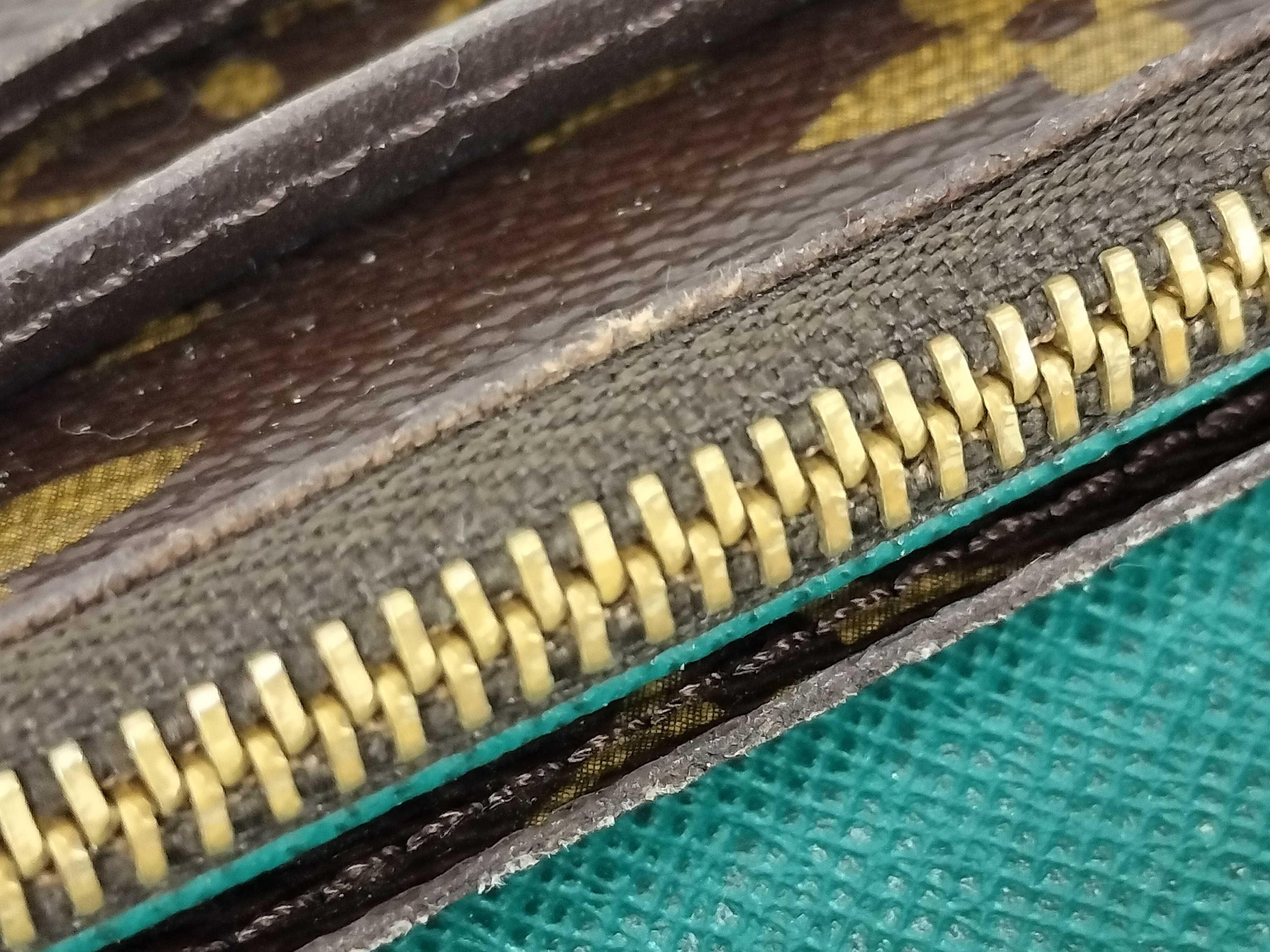 Monogram Louis Vuitton Portefeuille Emilie wallet, scuffs, wear and tear. — view 10