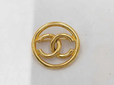 brooch