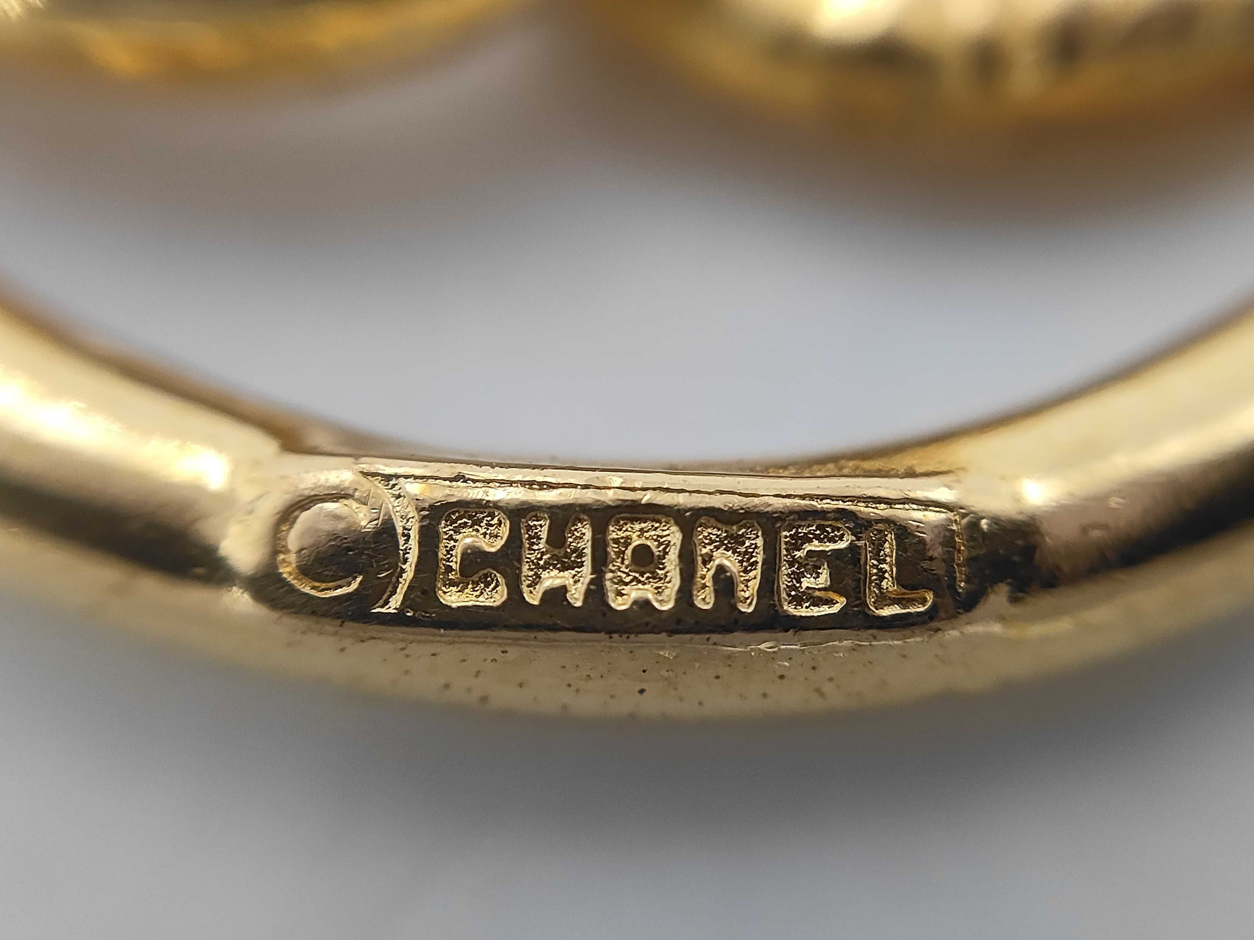 brooch — view 4