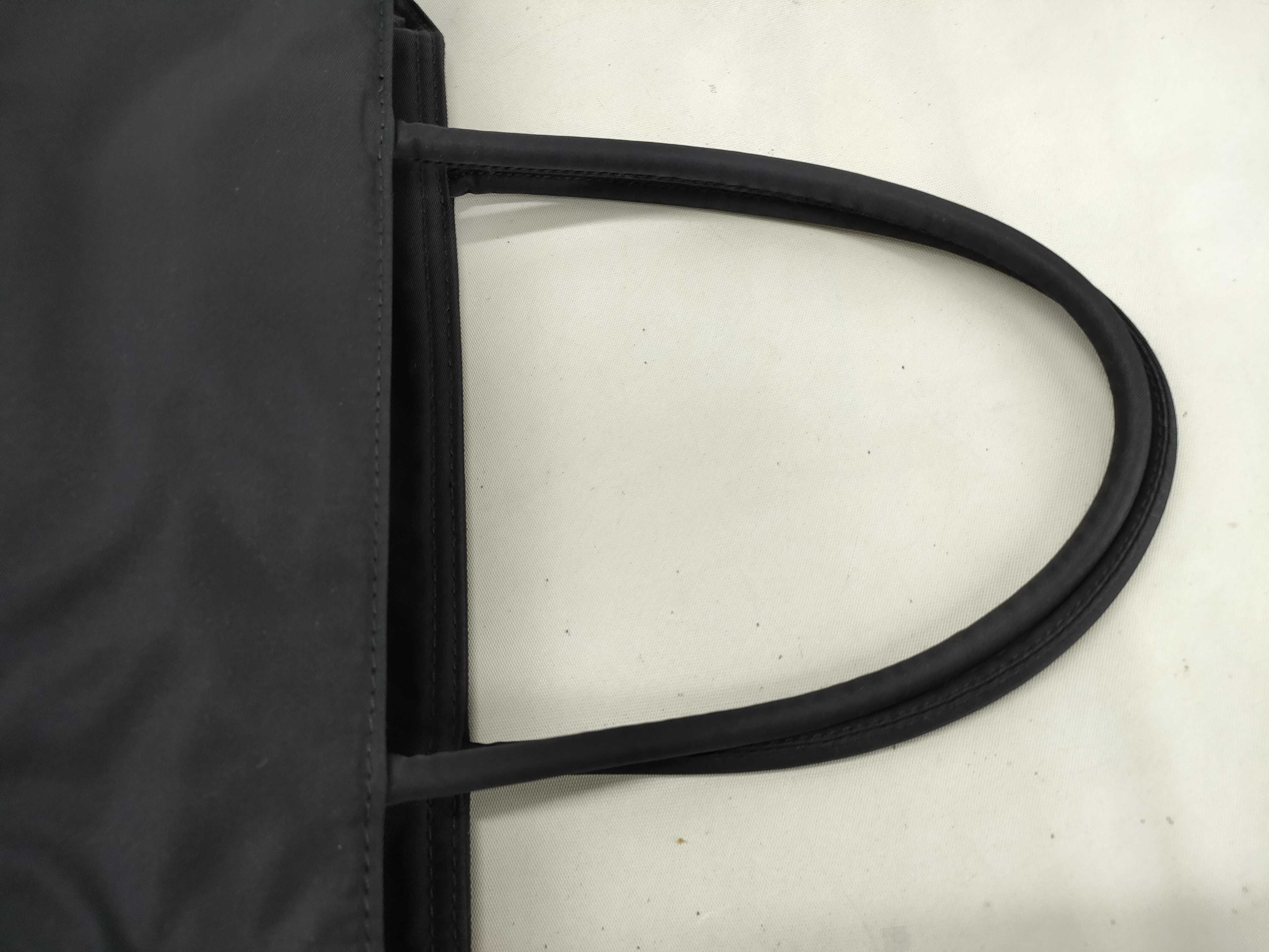 nylon tote bag, black, with zipper and white tag, size 58. — view 5