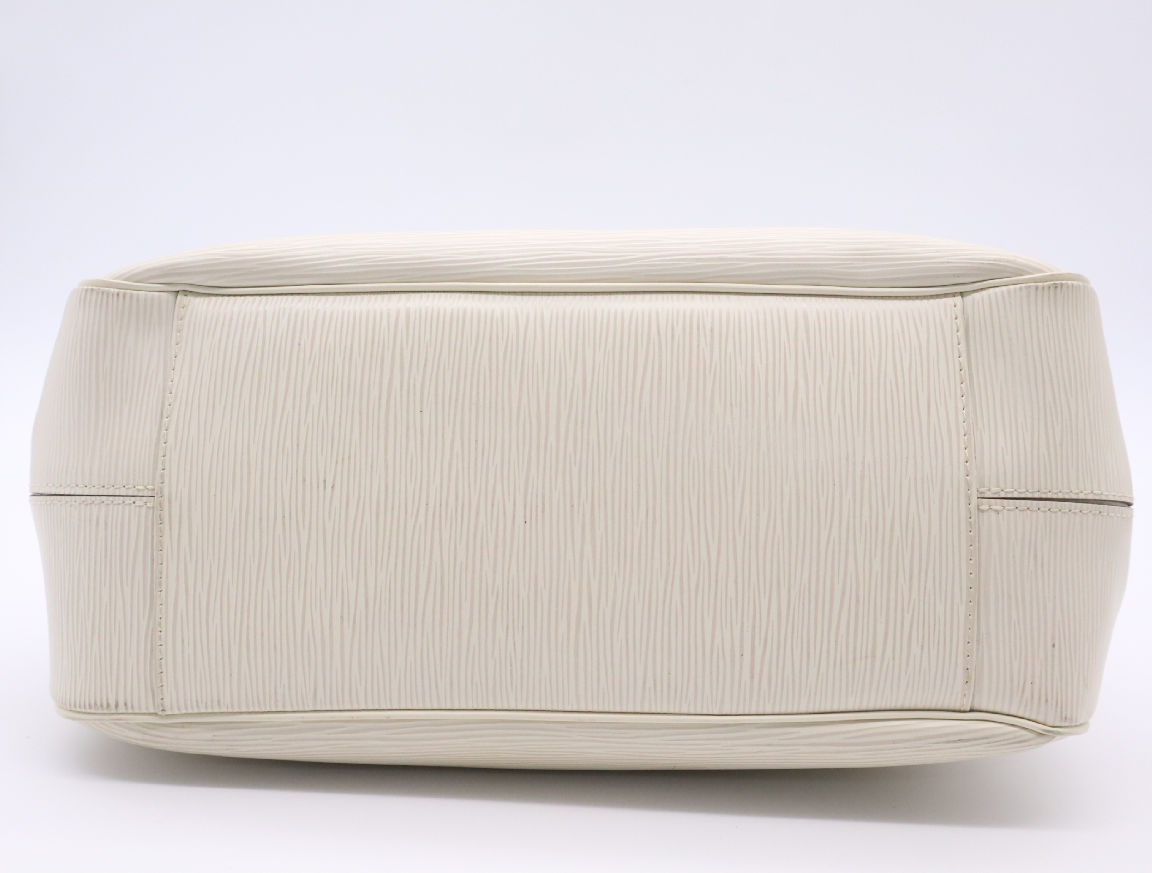 M5926J Epi Passy Ivoire Handbag — view 4