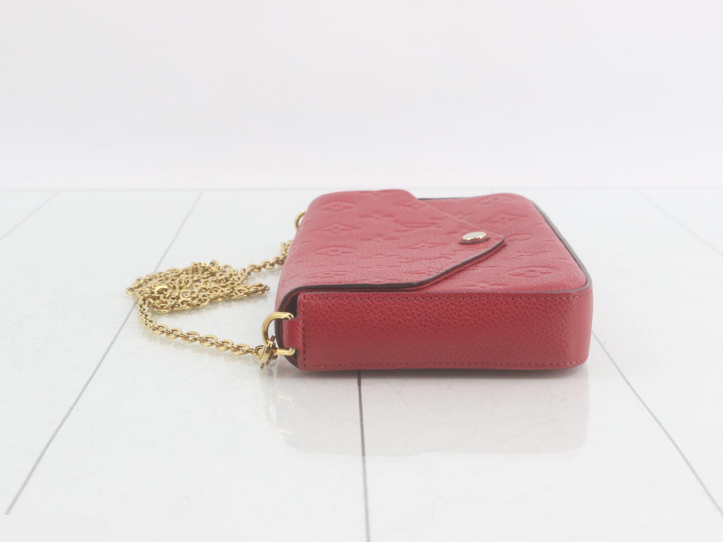 Red shoulder bag — view 4