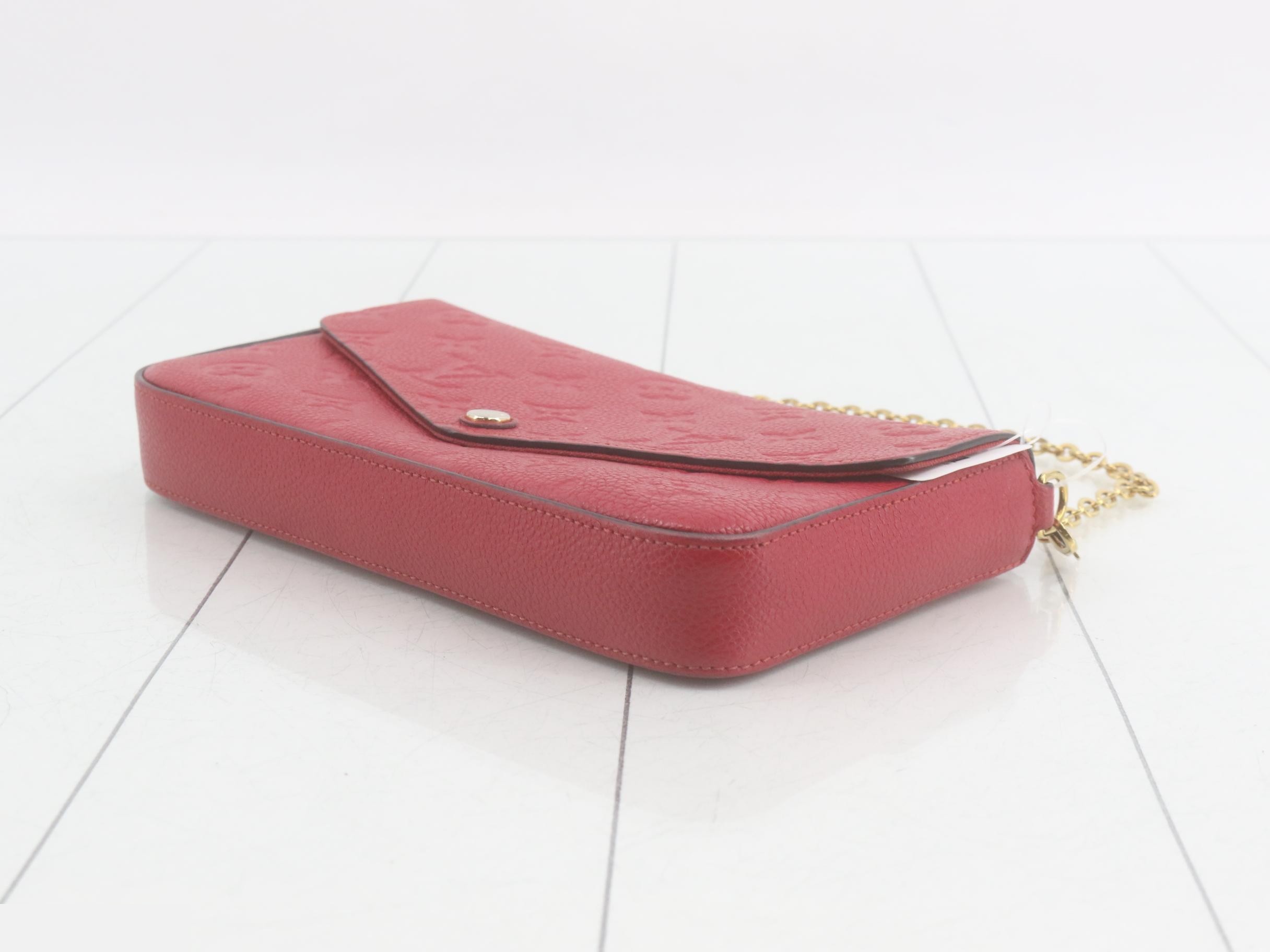 Red shoulder bag — view 6