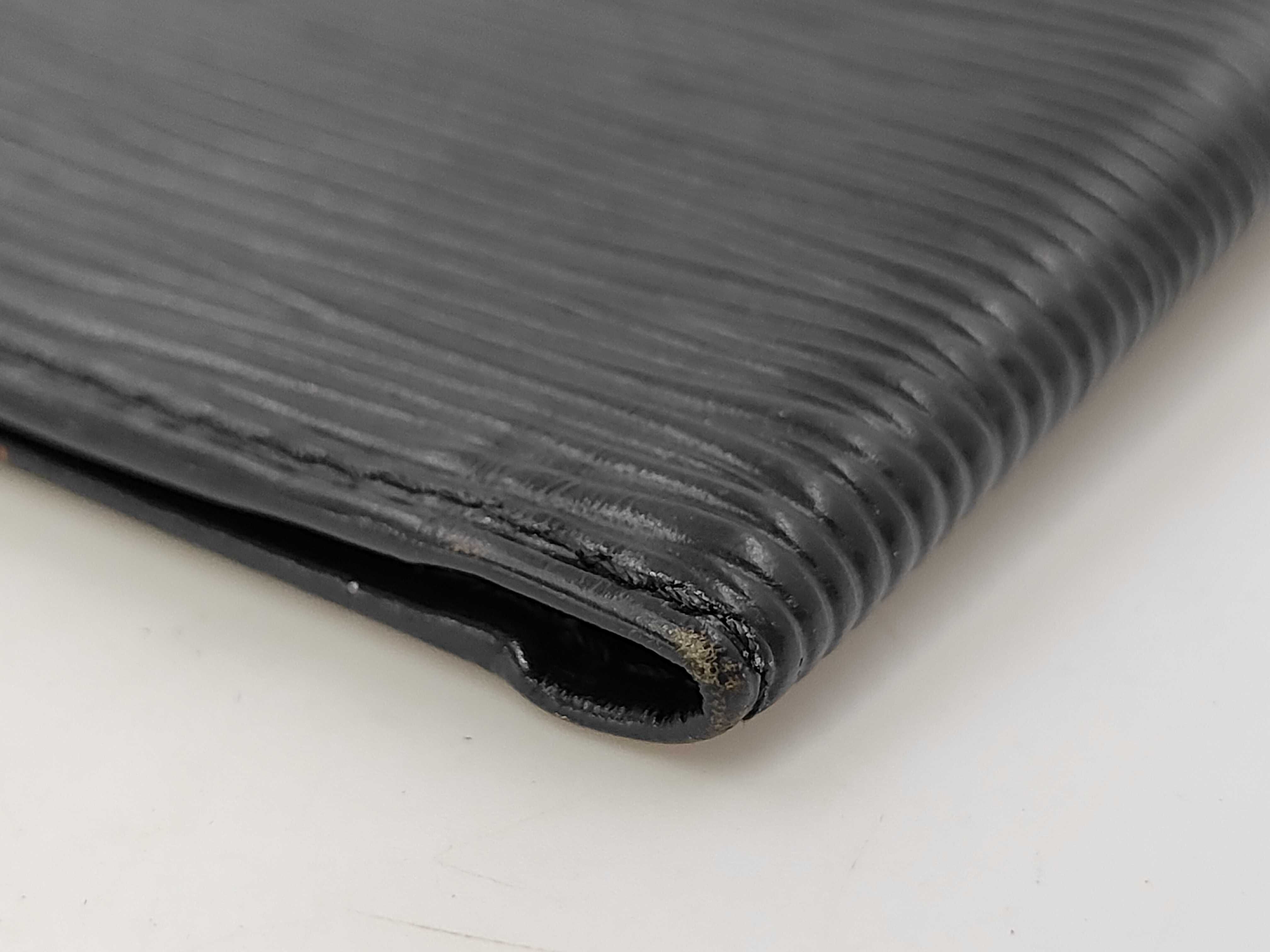 LV Epi Portefeuille Credit M63212/CA0946 Wallet — view 3