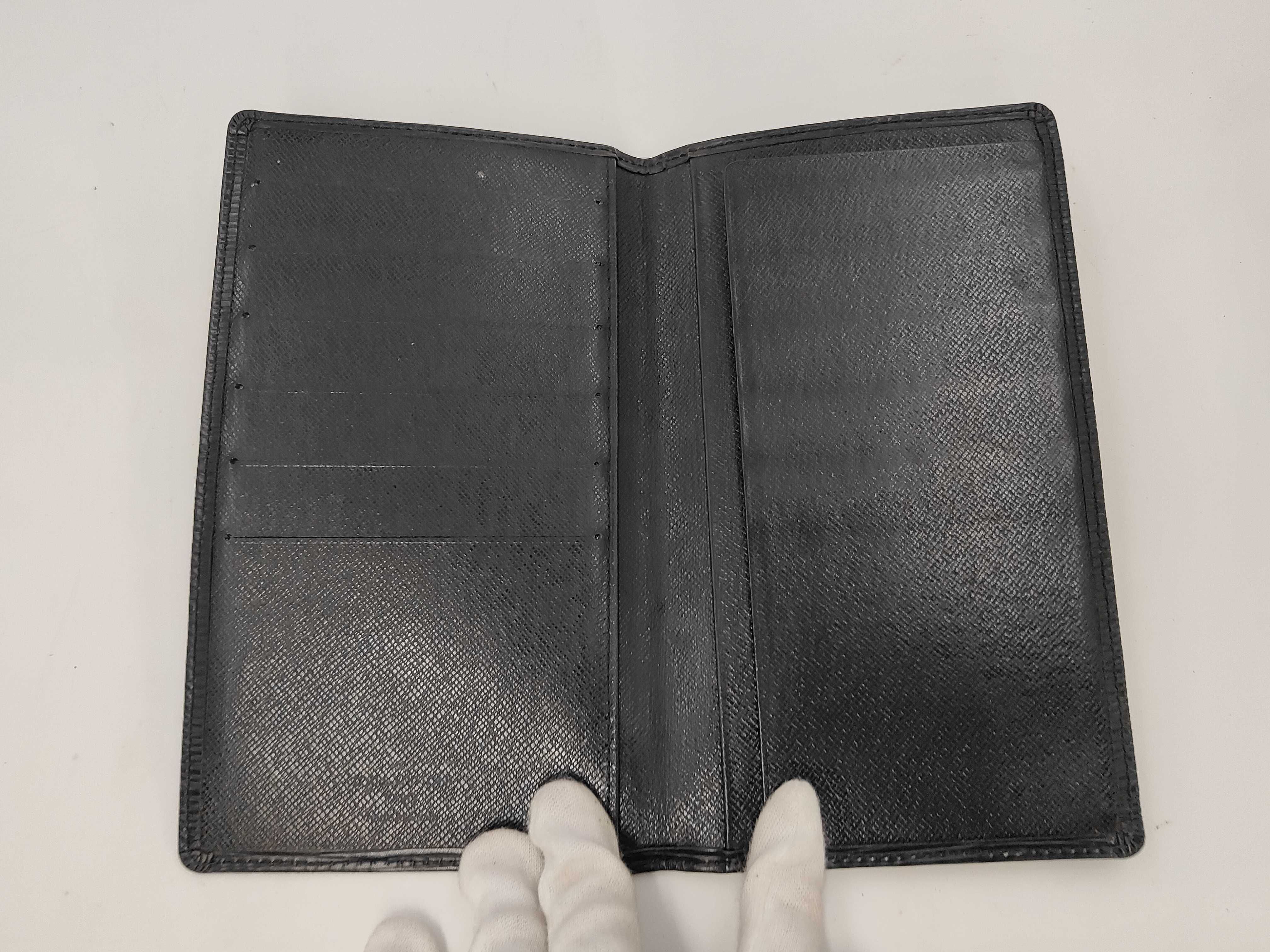 LV Epi Portefeuille Credit M63212/CA0946 Wallet — view 4