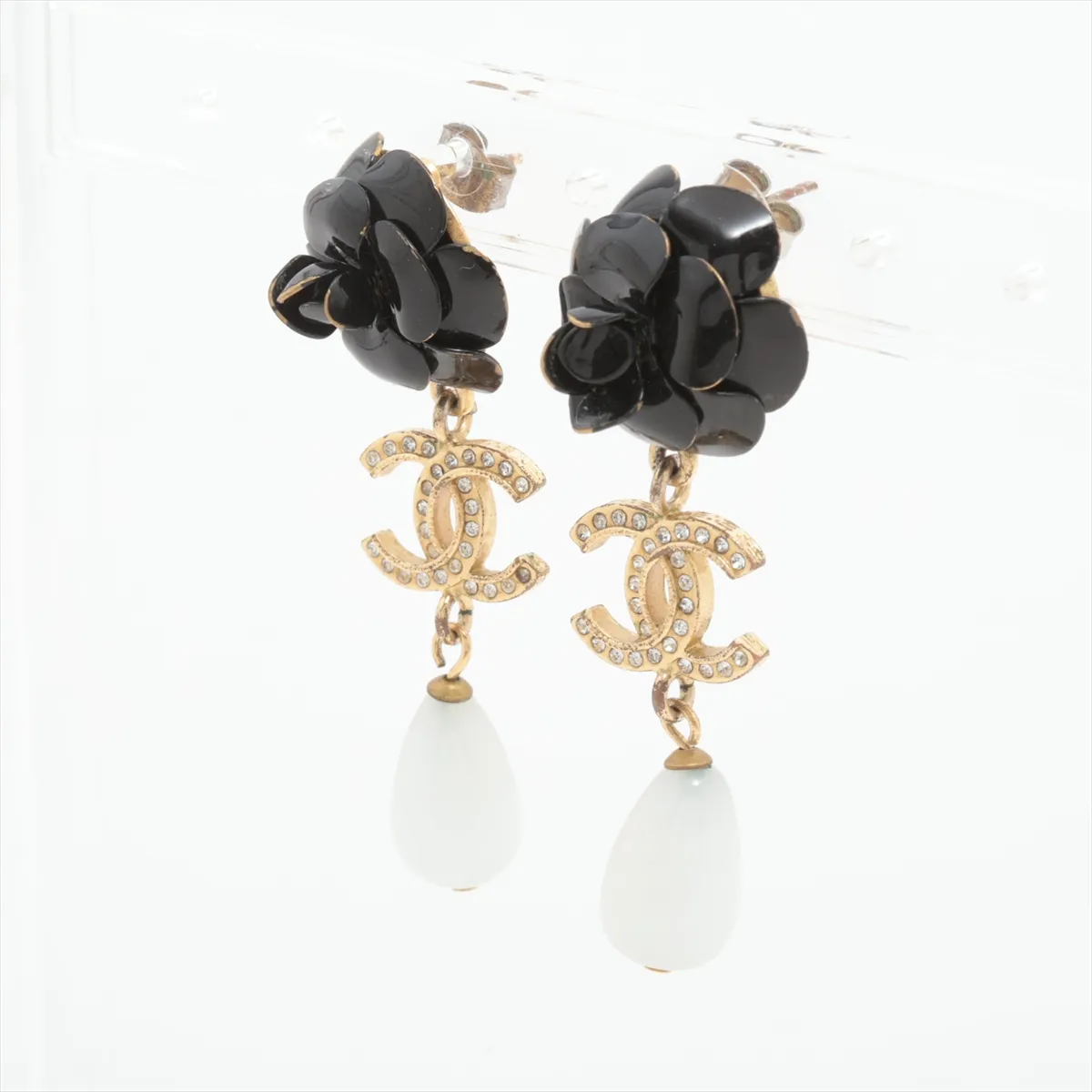 Coco Mark Camellia A20A Earrings (Pair) Plastic x GP x Rhinestone Gold x Black — view 3