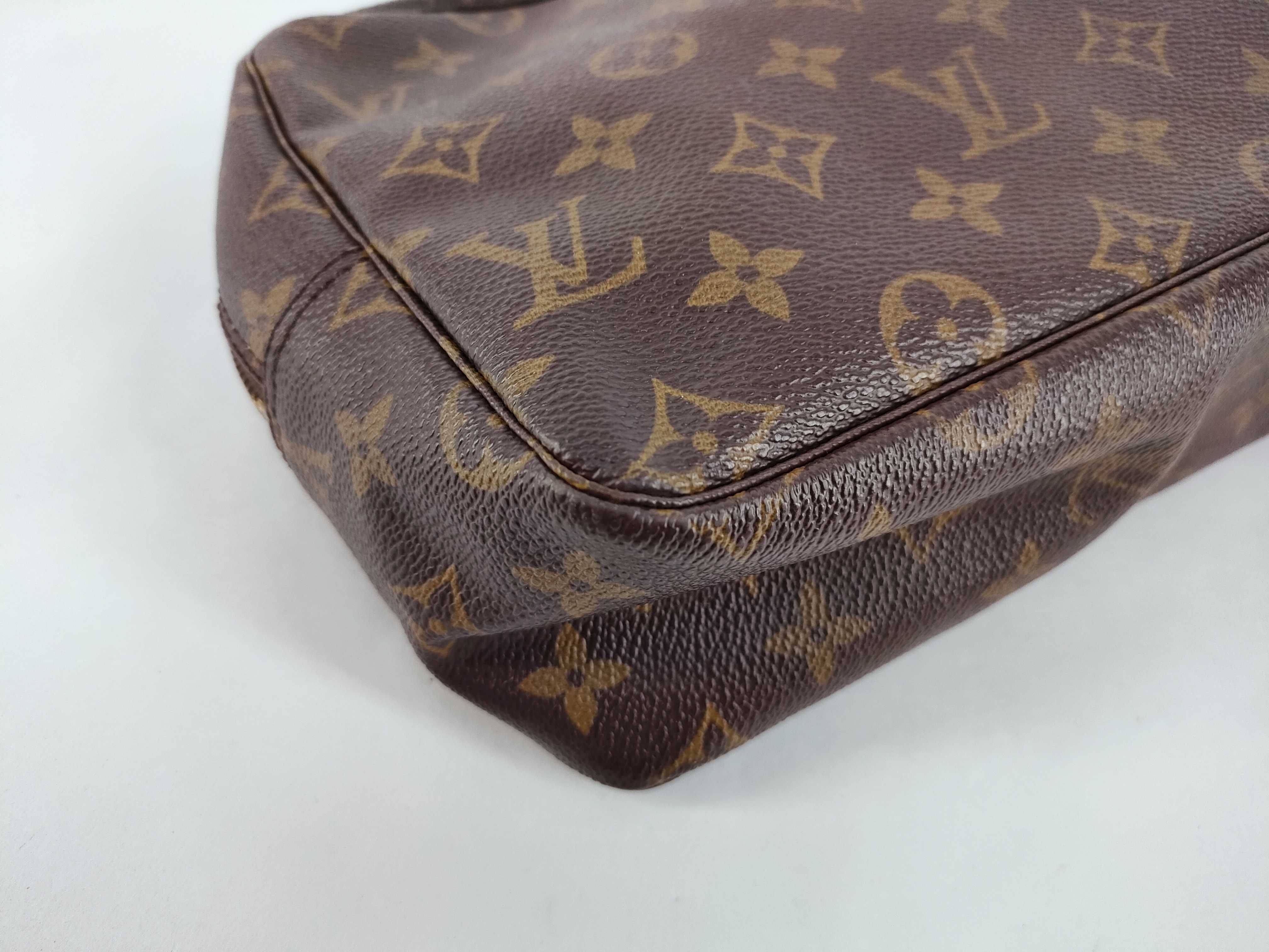 Monogram Louis Vuitton Trousses Toilette 28 Monogram M47522 Pouch — view 3