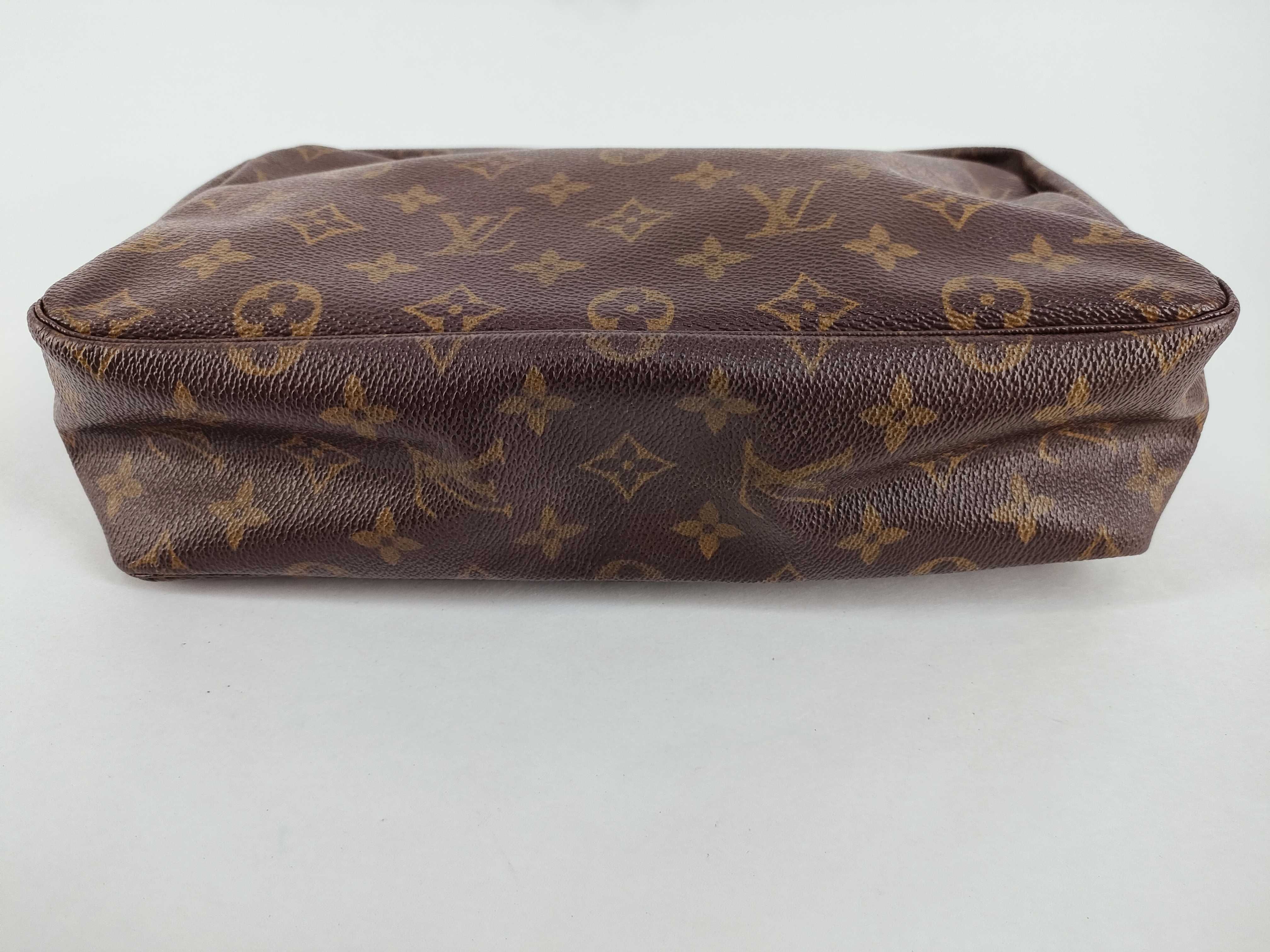Monogram Louis Vuitton Trousses Toilette 28 Monogram M47522 Pouch — view 4
