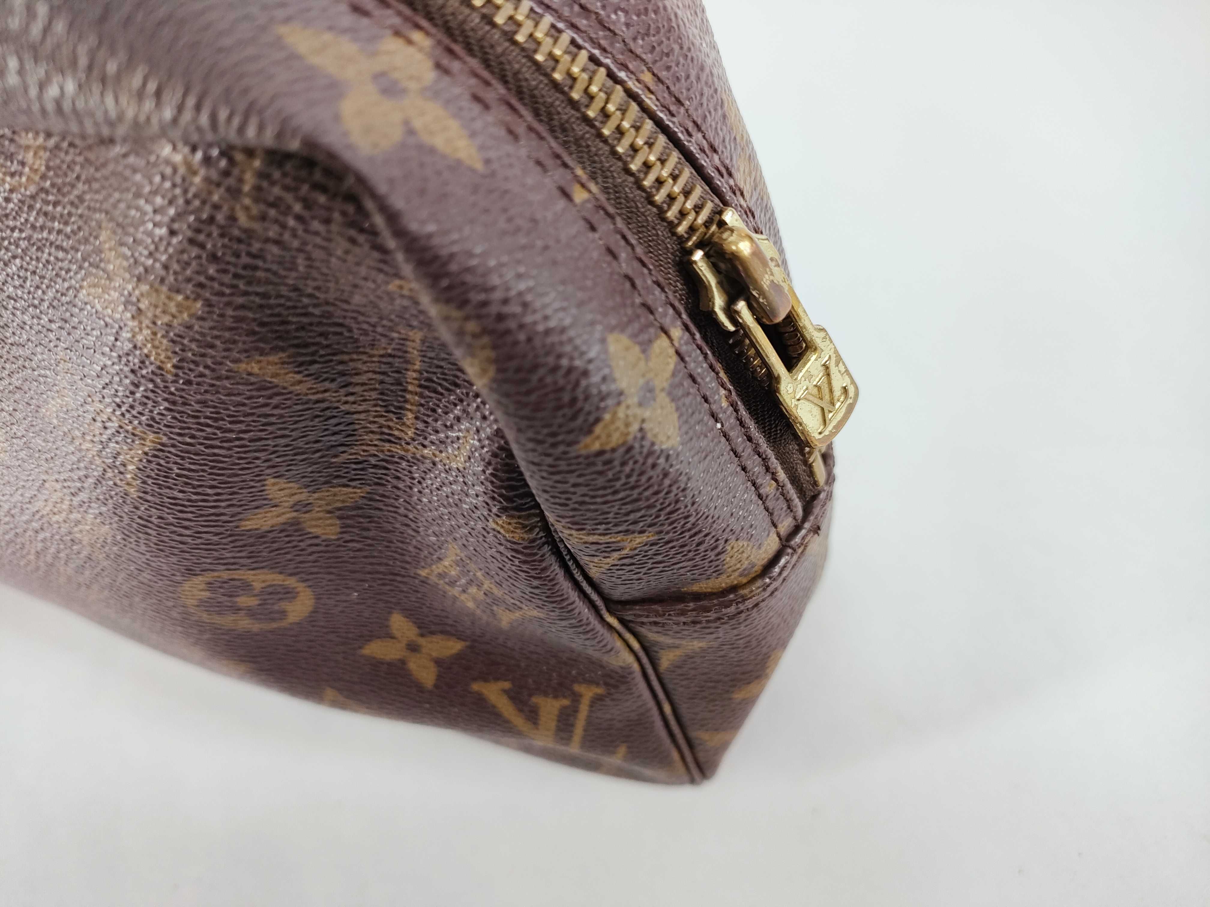 Monogram Louis Vuitton Trousses Toilette 28 Monogram M47522 Pouch — view 5