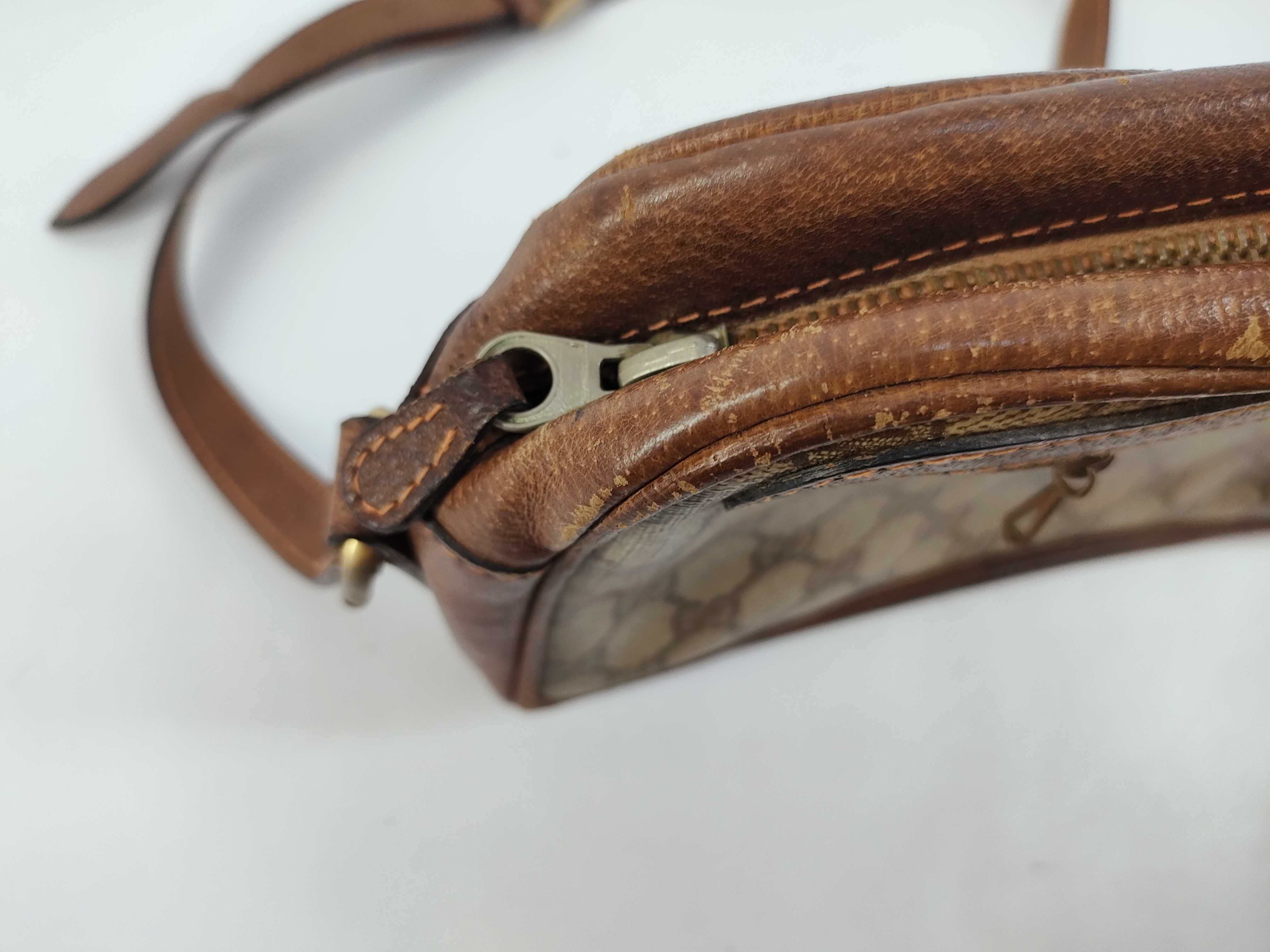 GG Supreme Shoulder Bag with Strap — view 8