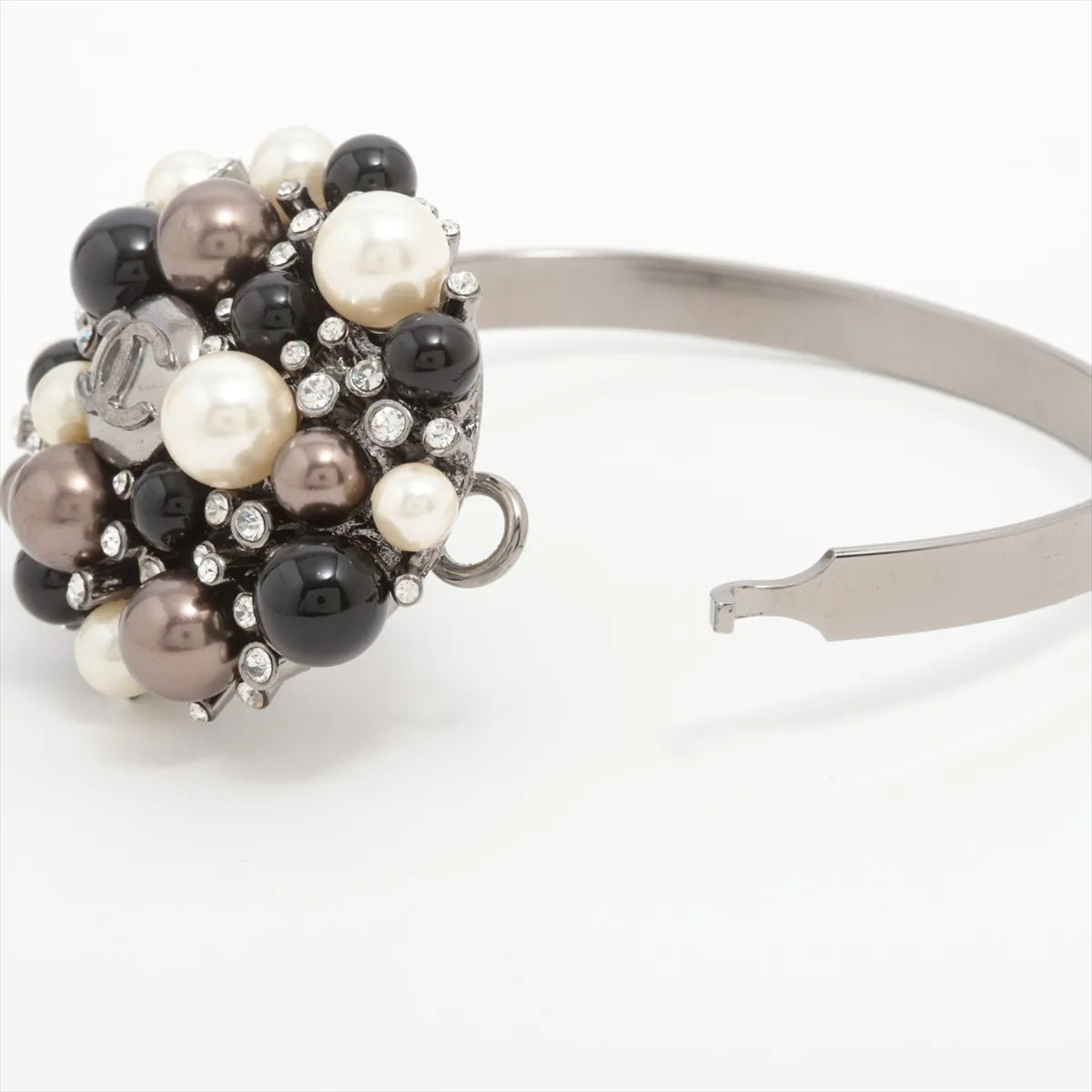 Coco Mark 04A Bangle, GP x Rhinestone x Faux Pearl, Black x Silver. Shows — view 5