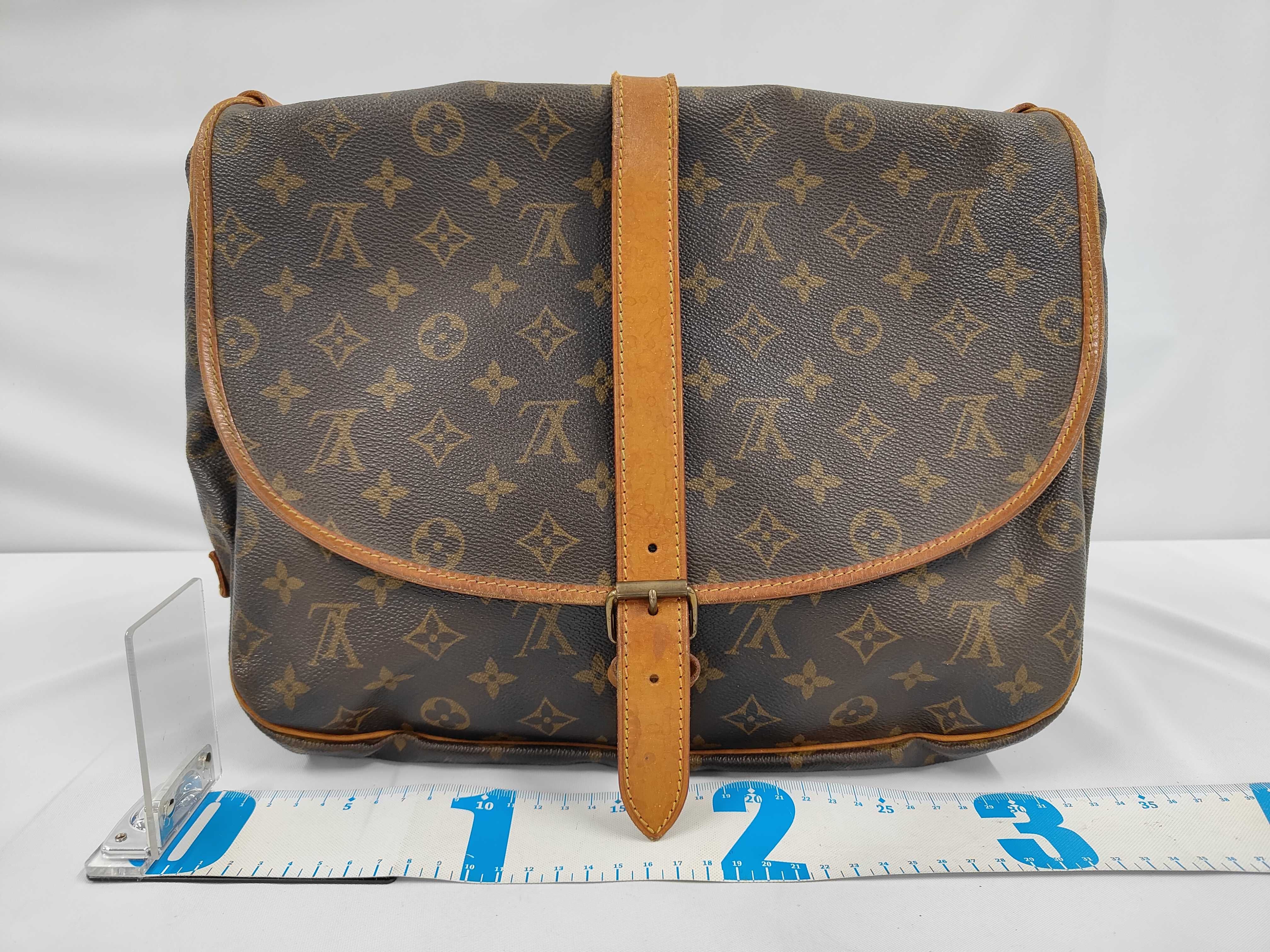 LV Monogram Saumur 35 Shoulder Bag M42254 Shoulder Bag — view 2
