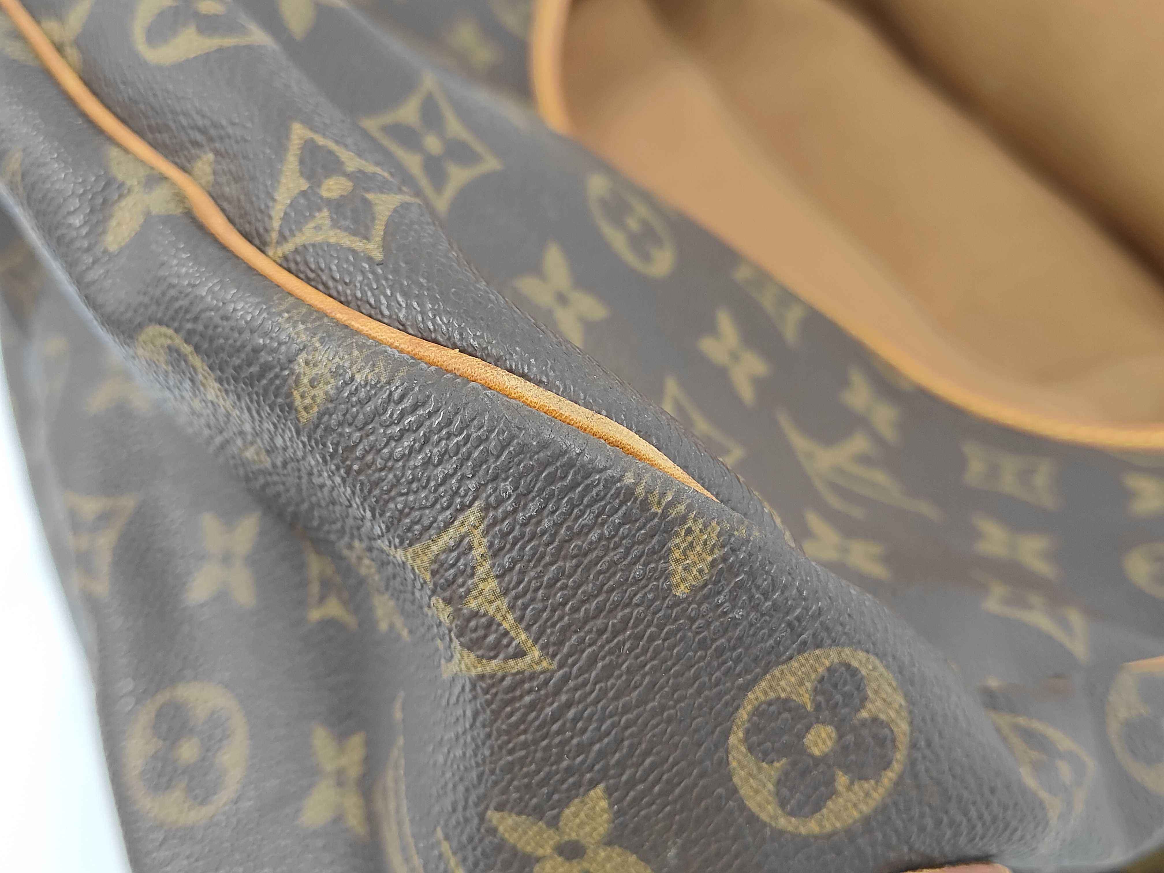 LV Monogram Saumur 35 Shoulder Bag M42254 Shoulder Bag — view 4