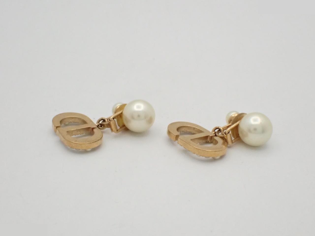 Gold earrings — view 2