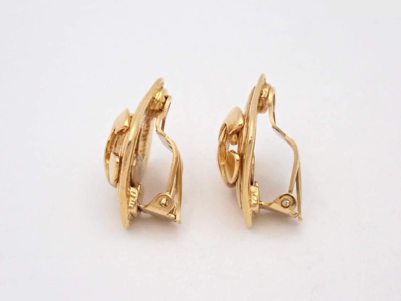 Earrings — view 3