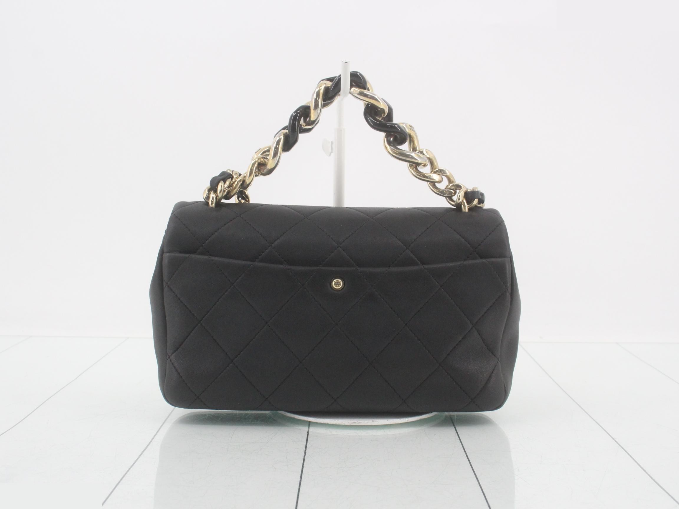 Matelassé (bag) - Shoulder bag — view 2