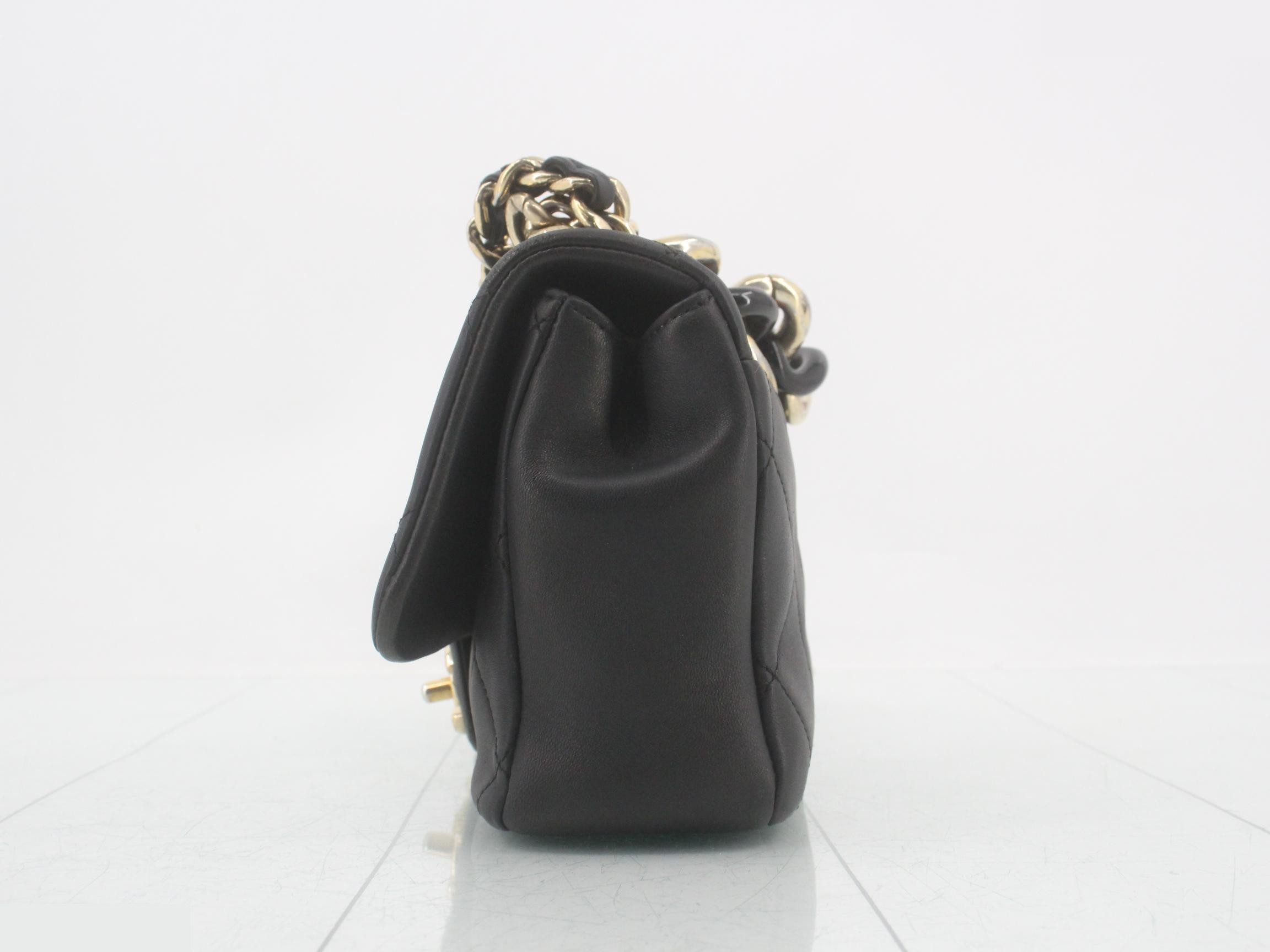 Matelassé (bag) - Shoulder bag — view 3