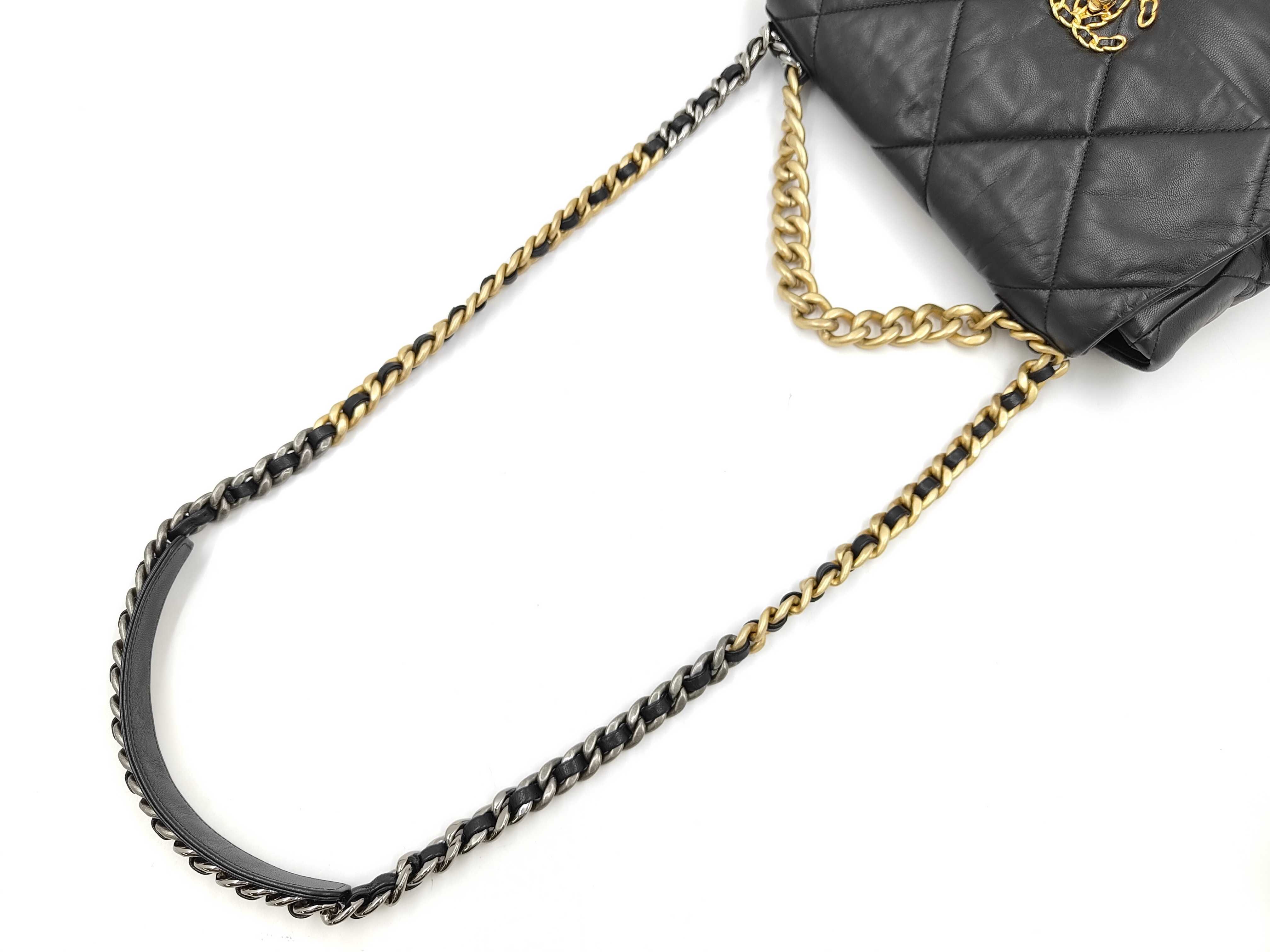 19 Large Lambskin Chain Shoulder Bag Black Gold Shoulder Bag — view 3