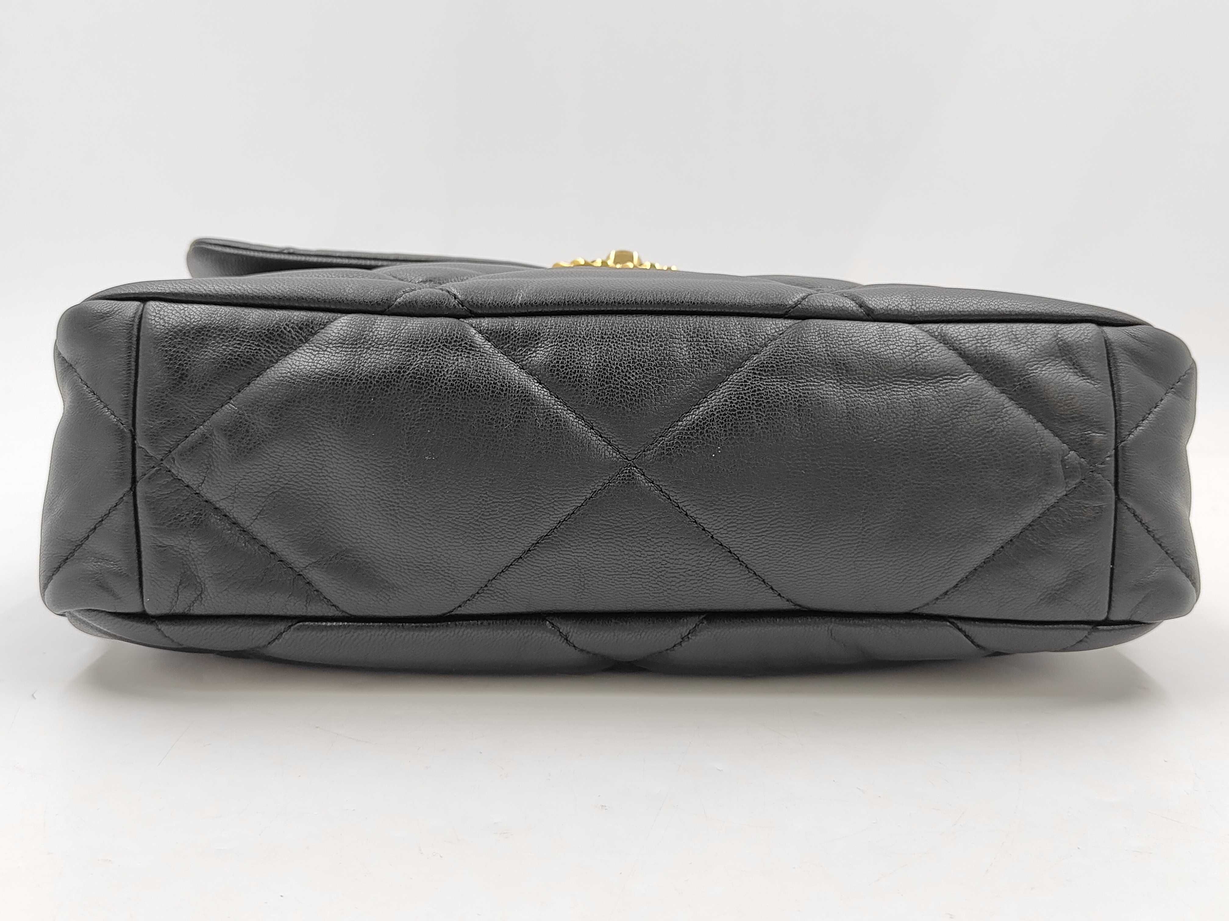 19 Large Lambskin Chain Shoulder Bag Black Gold Shoulder Bag — view 5