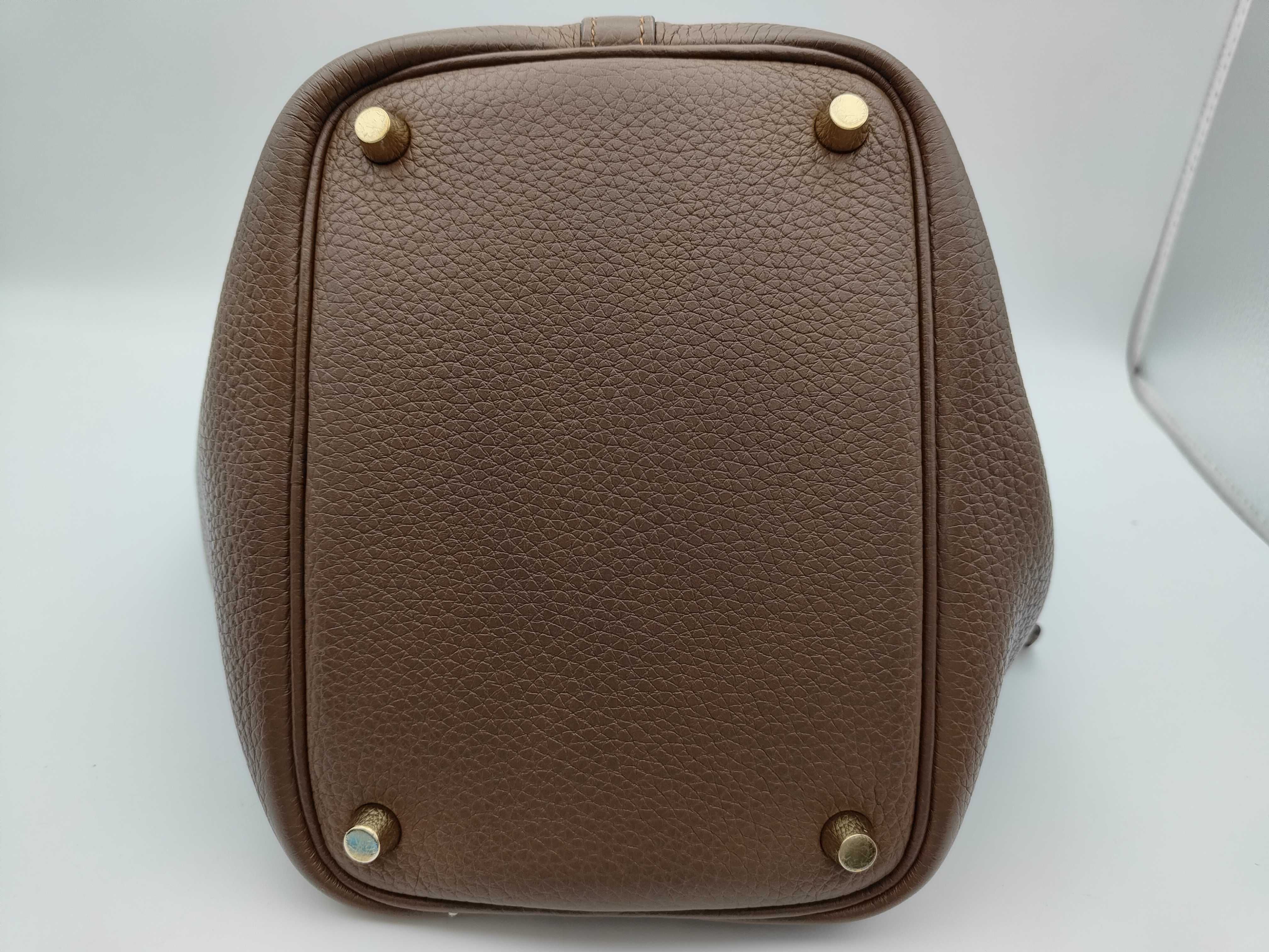Picotin Lock 18 PM Eclat Taurillon Clemence Leather Arzan x Biscuit Gold Hardware Handbag — view 5