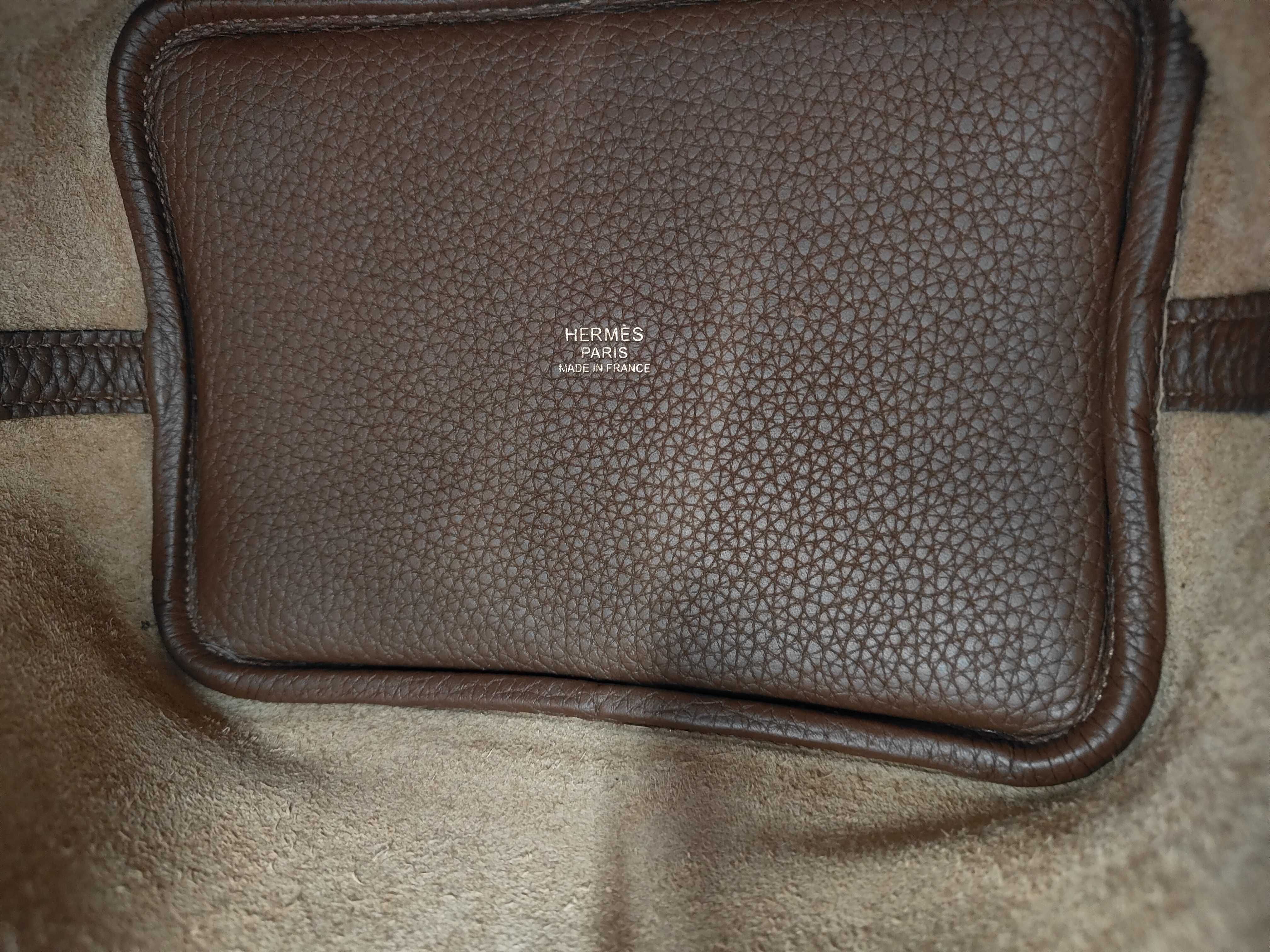 Picotin Lock 18 PM Eclat Taurillon Clemence Leather Arzan x Biscuit Gold Hardware Handbag — view 6