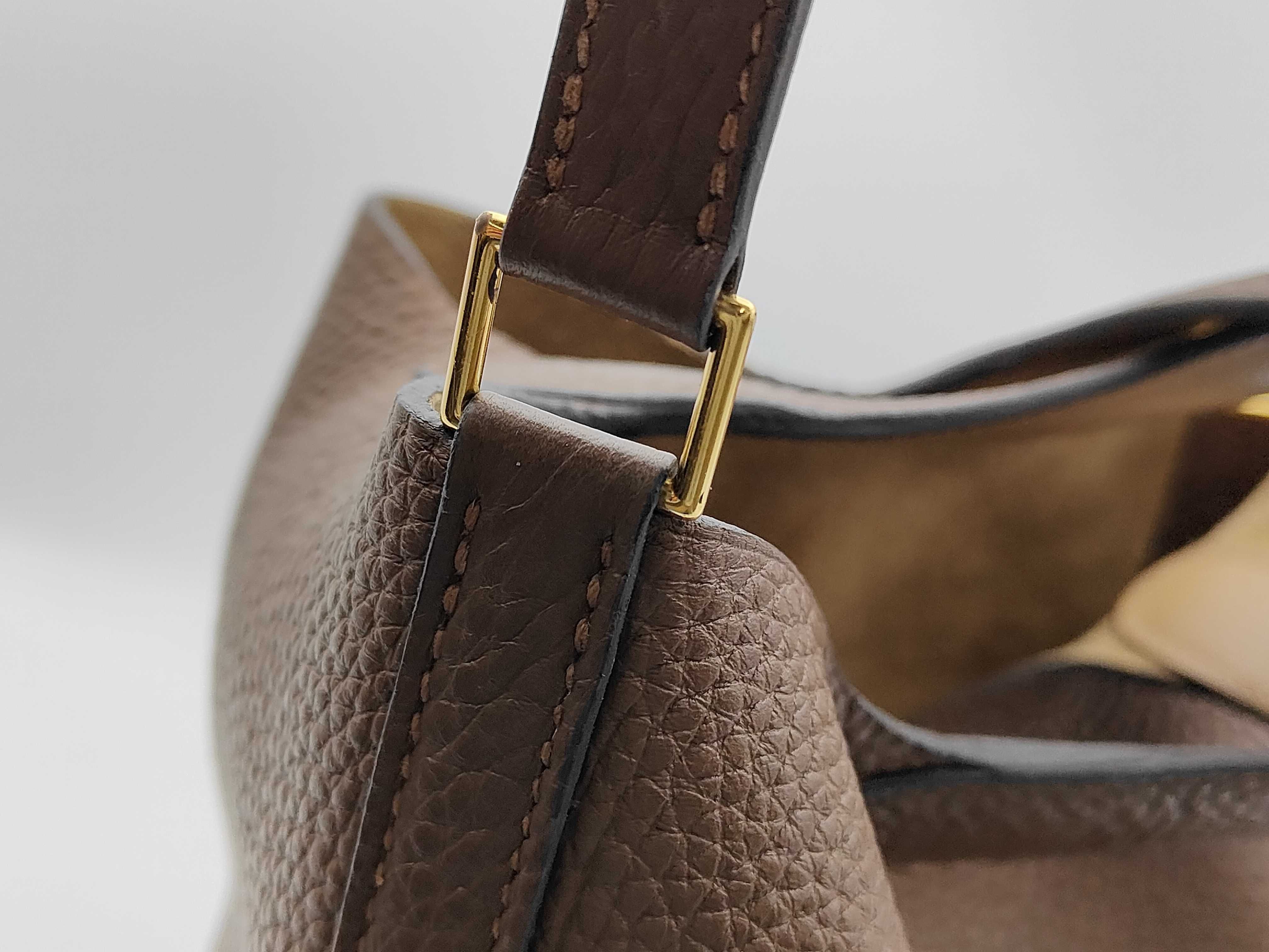 Picotin Lock 18 PM Eclat Taurillon Clemence Leather Arzan x Biscuit Gold Hardware Handbag — view 9
