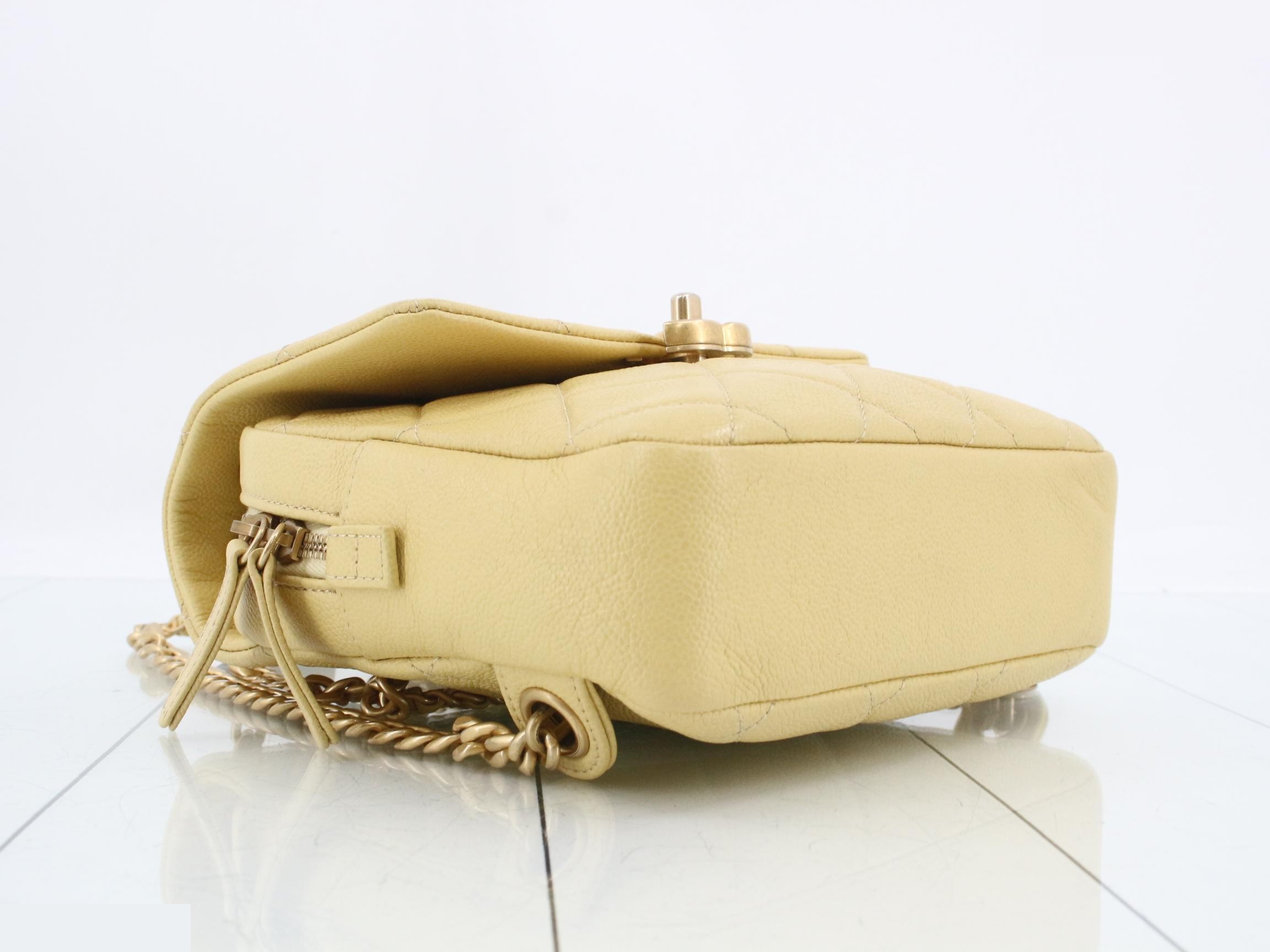 Caviar skin Coco Mark chain backpack — view 5