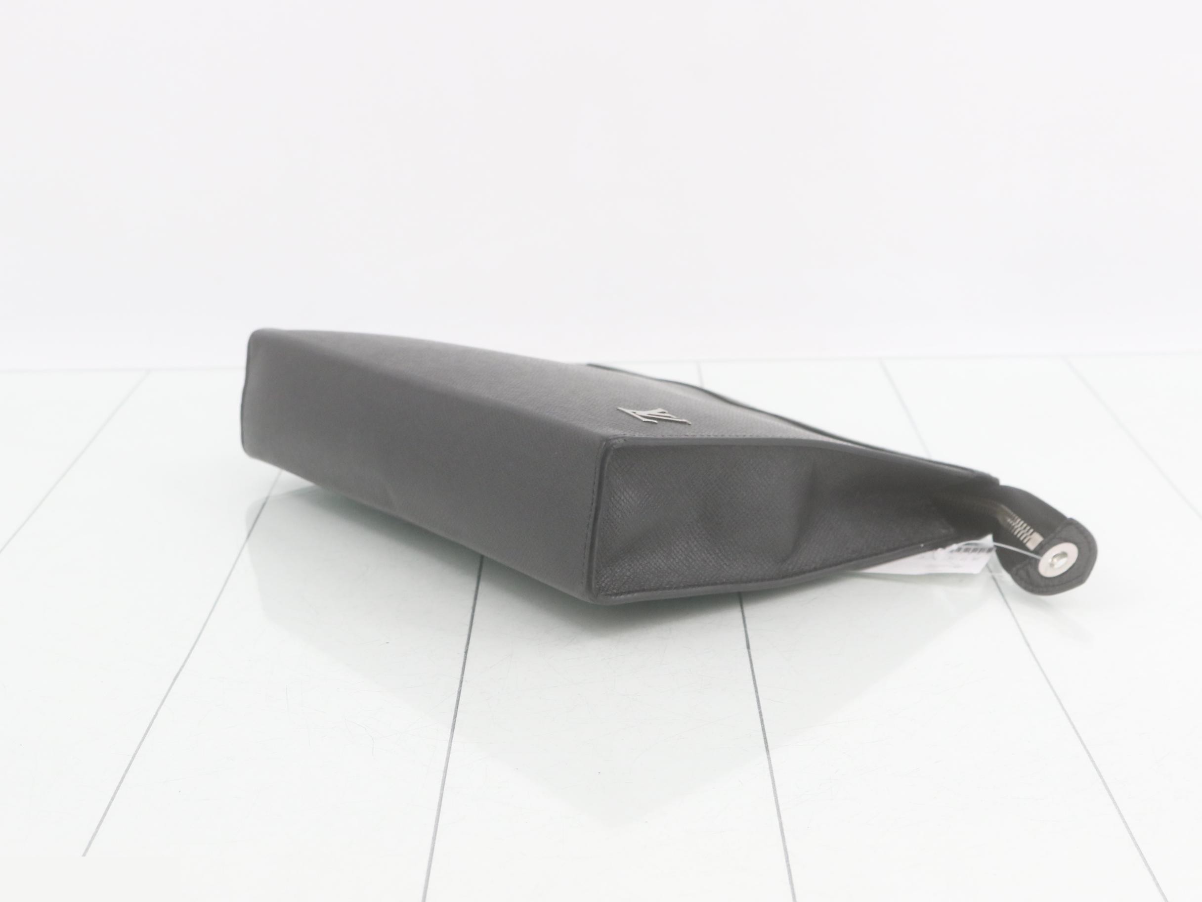 Taiga Pochette Voyage Second Bag — view 6