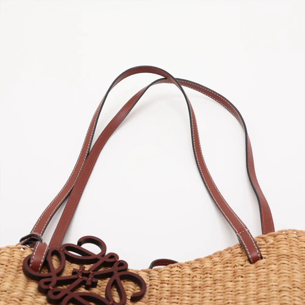 Anagram Shell Basket Medium Raffia x Leather Tote Bag, Beige — view 6