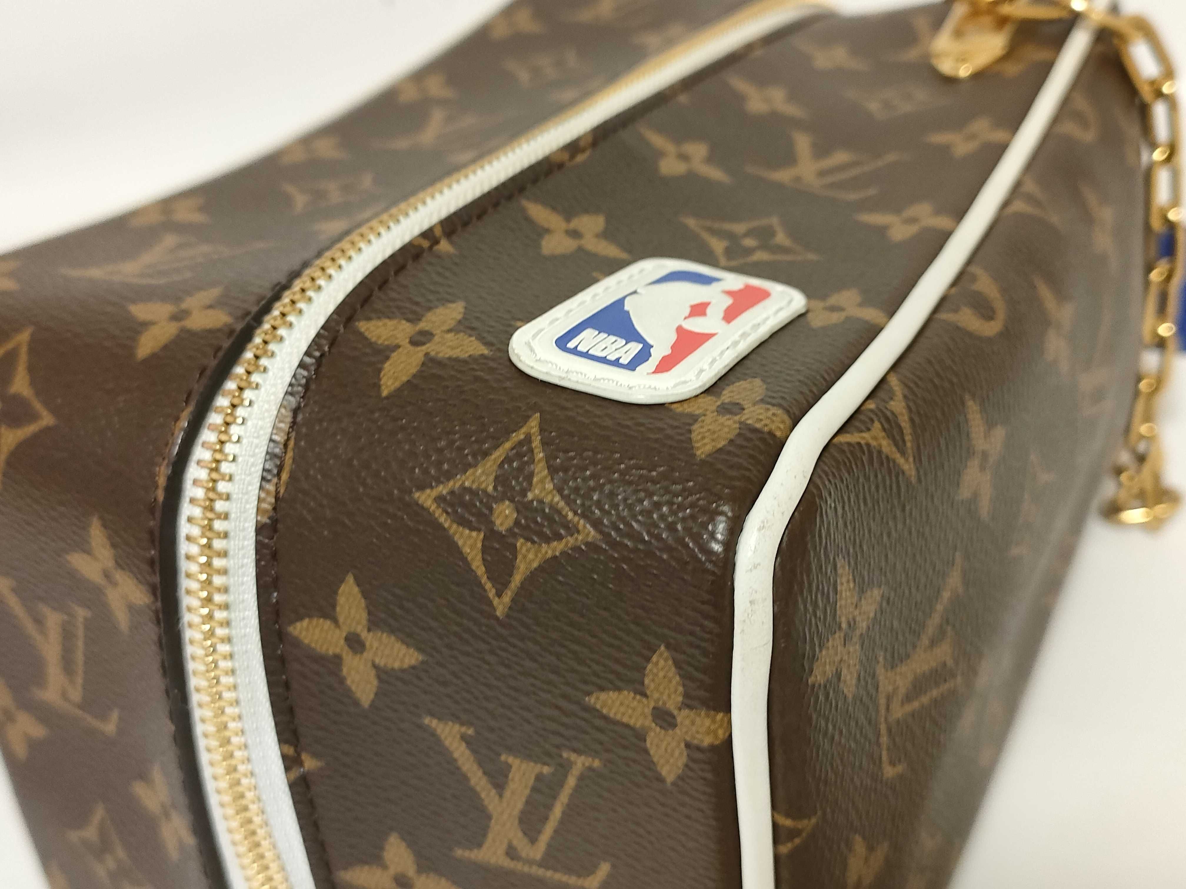 LV Monogram Cloakroom Drop Kit NBA Collaboration M45588/RI4260 Handbag — view 5