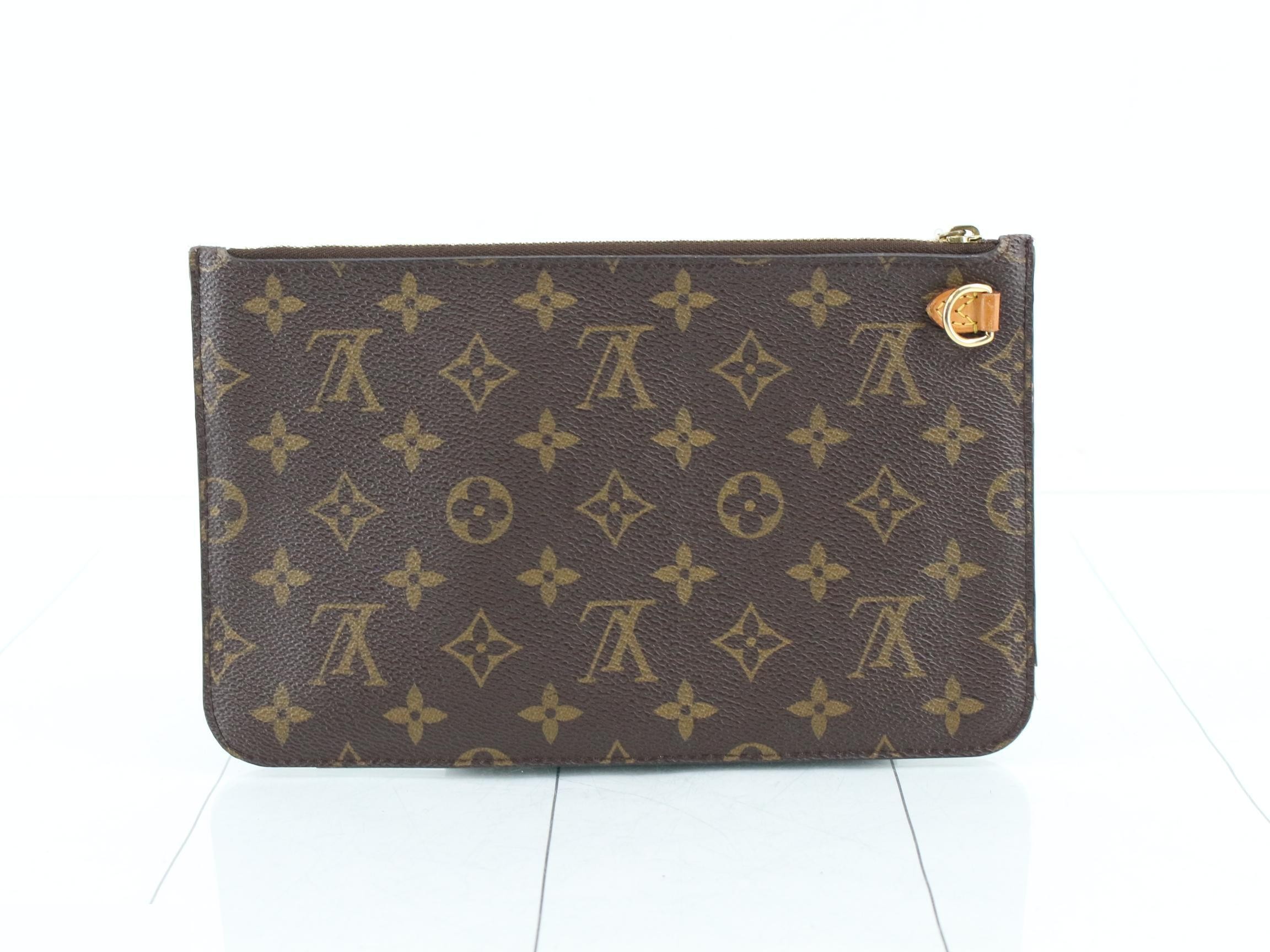 pouch — view 2