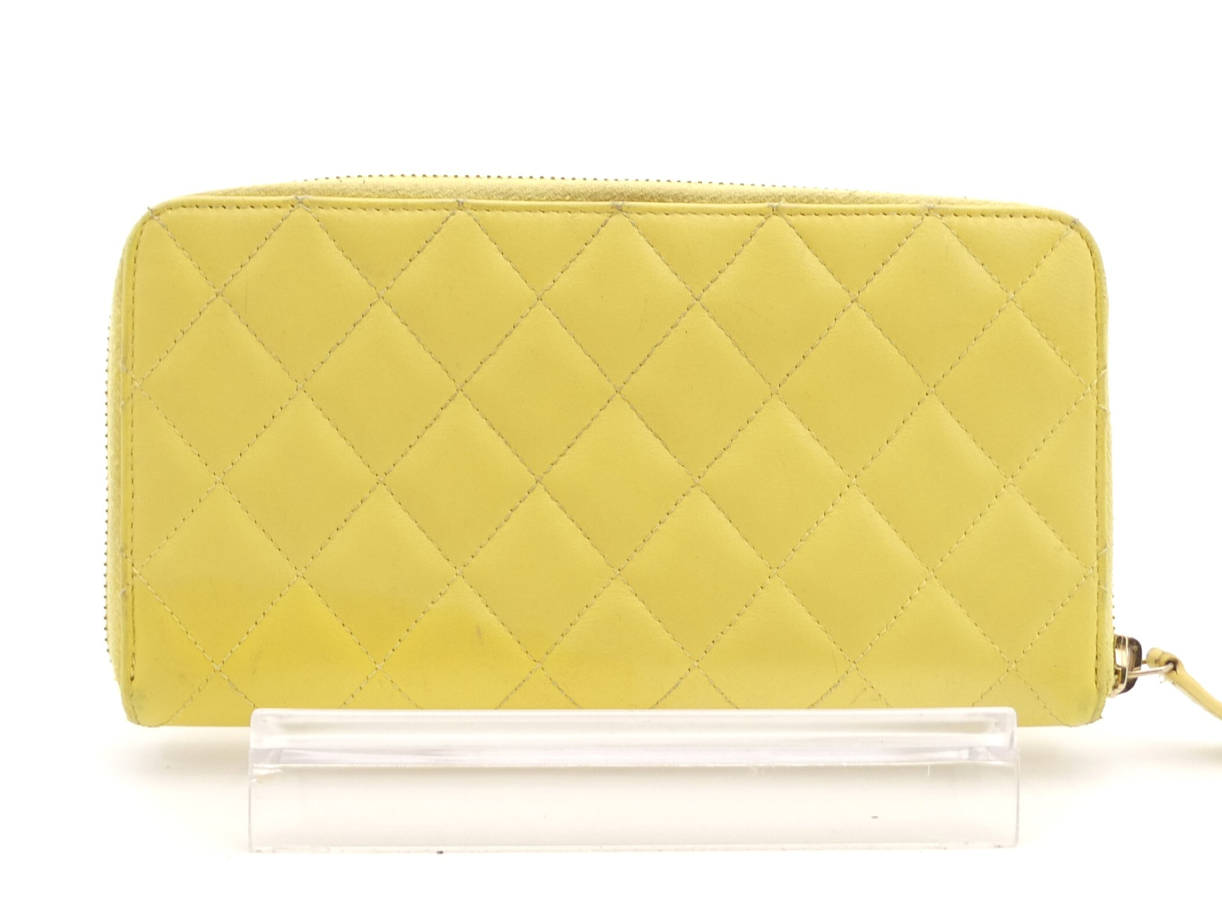 Matelassé Coco Mark Round Zip Wallet — view 2