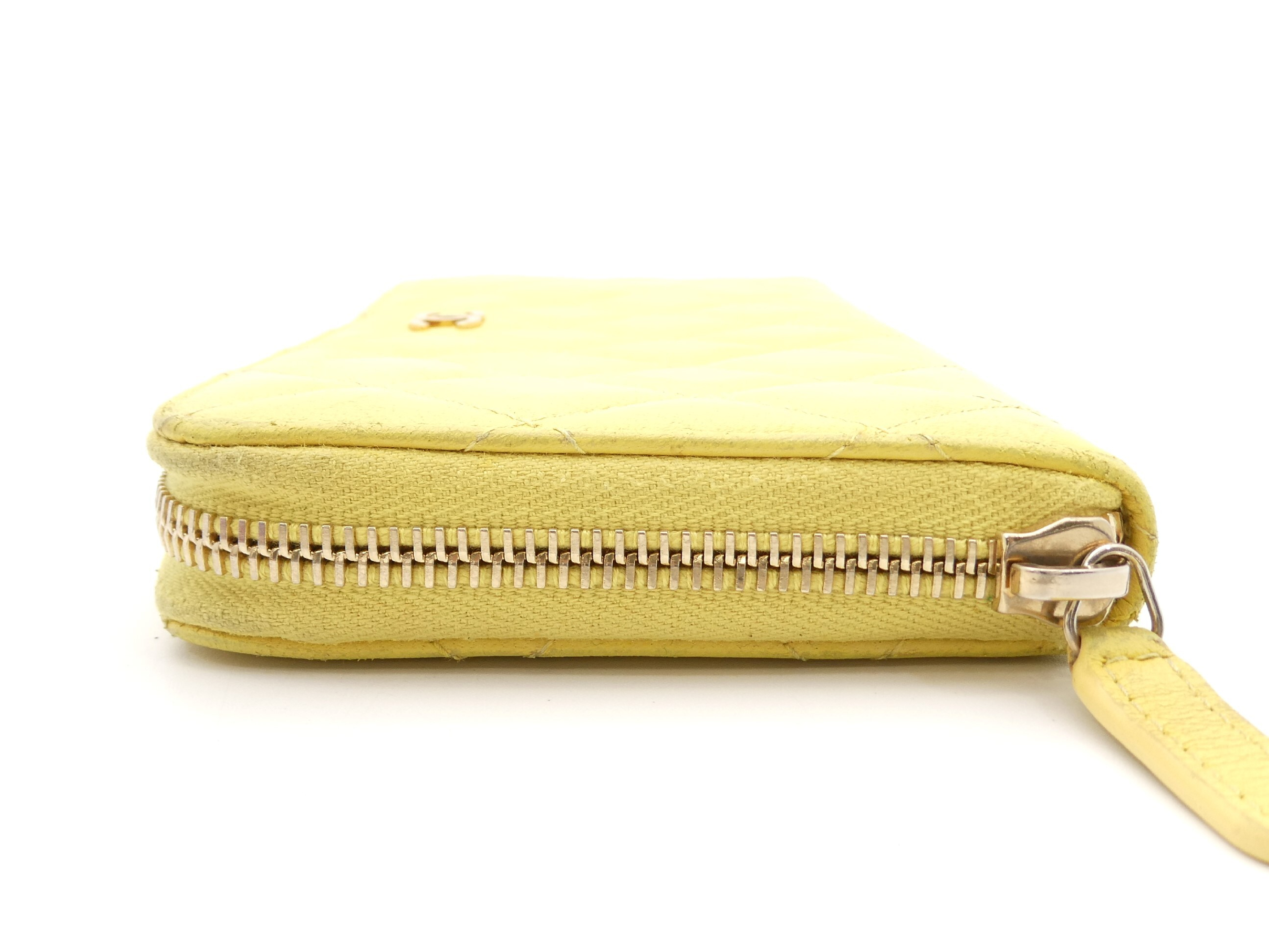 Matelassé Coco Mark Round Zip Wallet — view 3