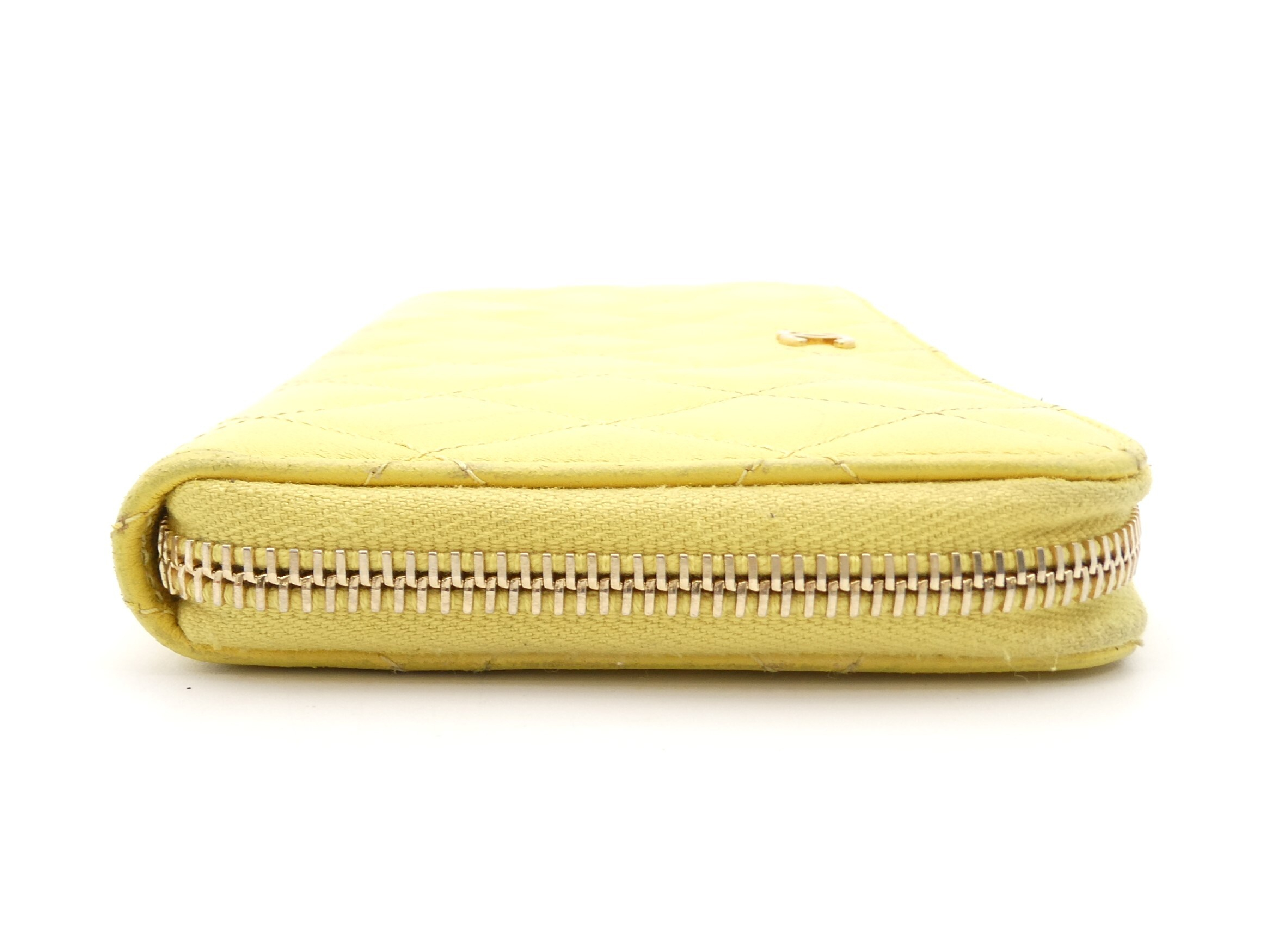 Matelassé Coco Mark Round Zip Wallet — view 4