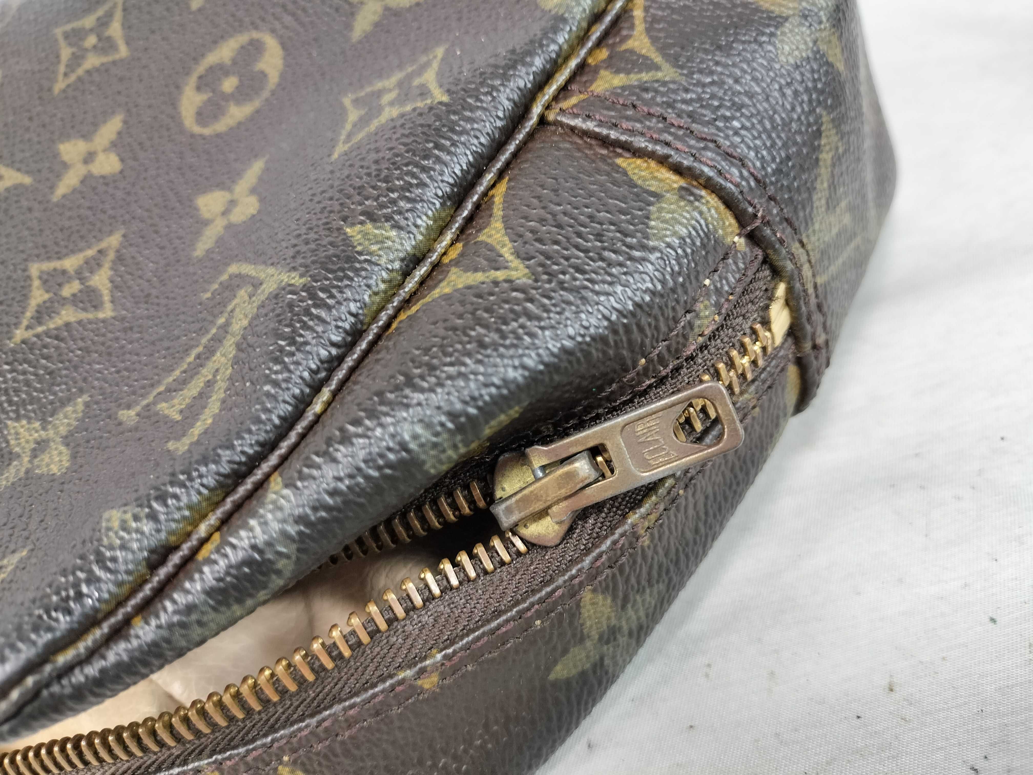 Monogram Louis Vuitton Trousses Toilette 28 Monogram M47522 Second Bag — view 11