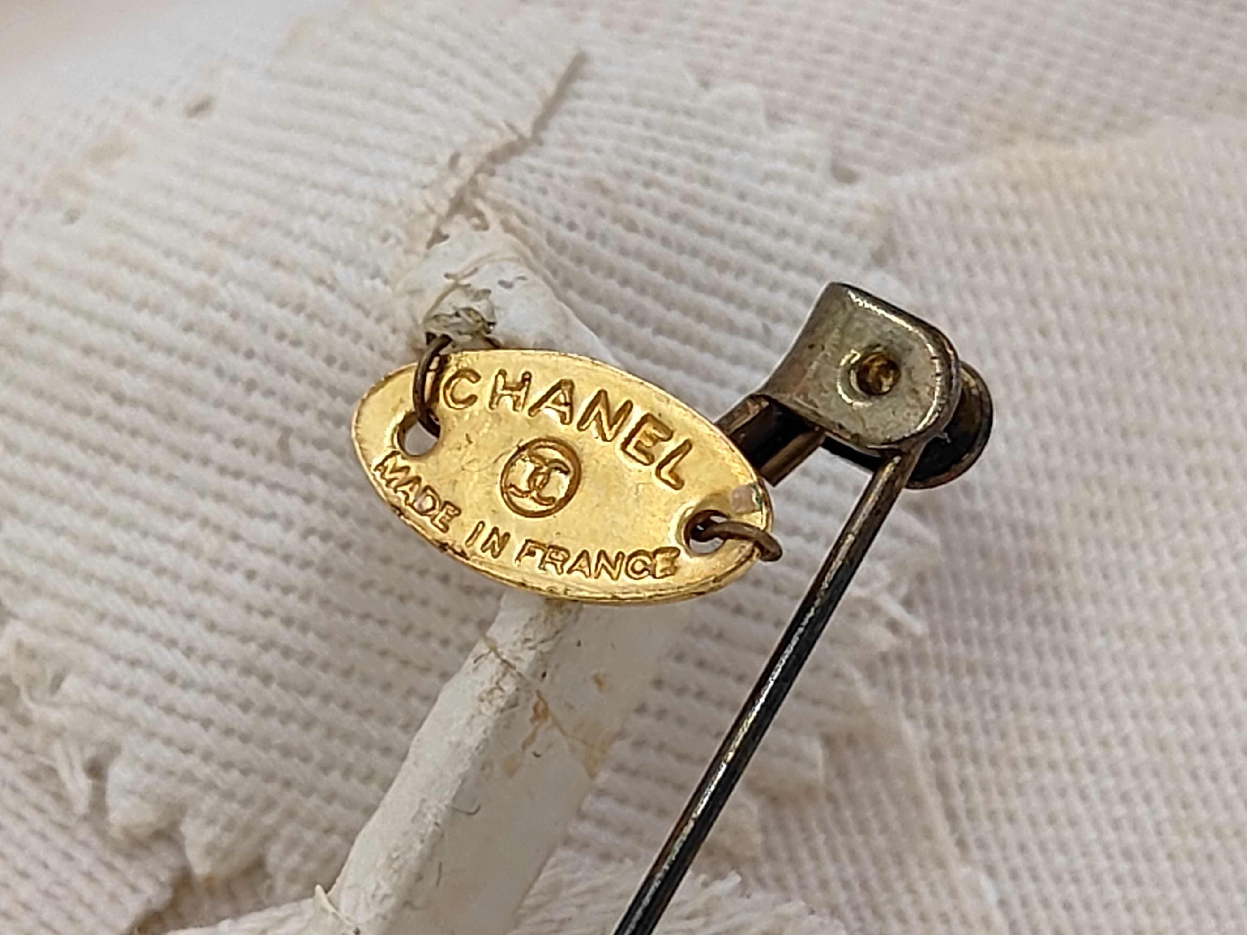 Camellia White Brooch — view 4