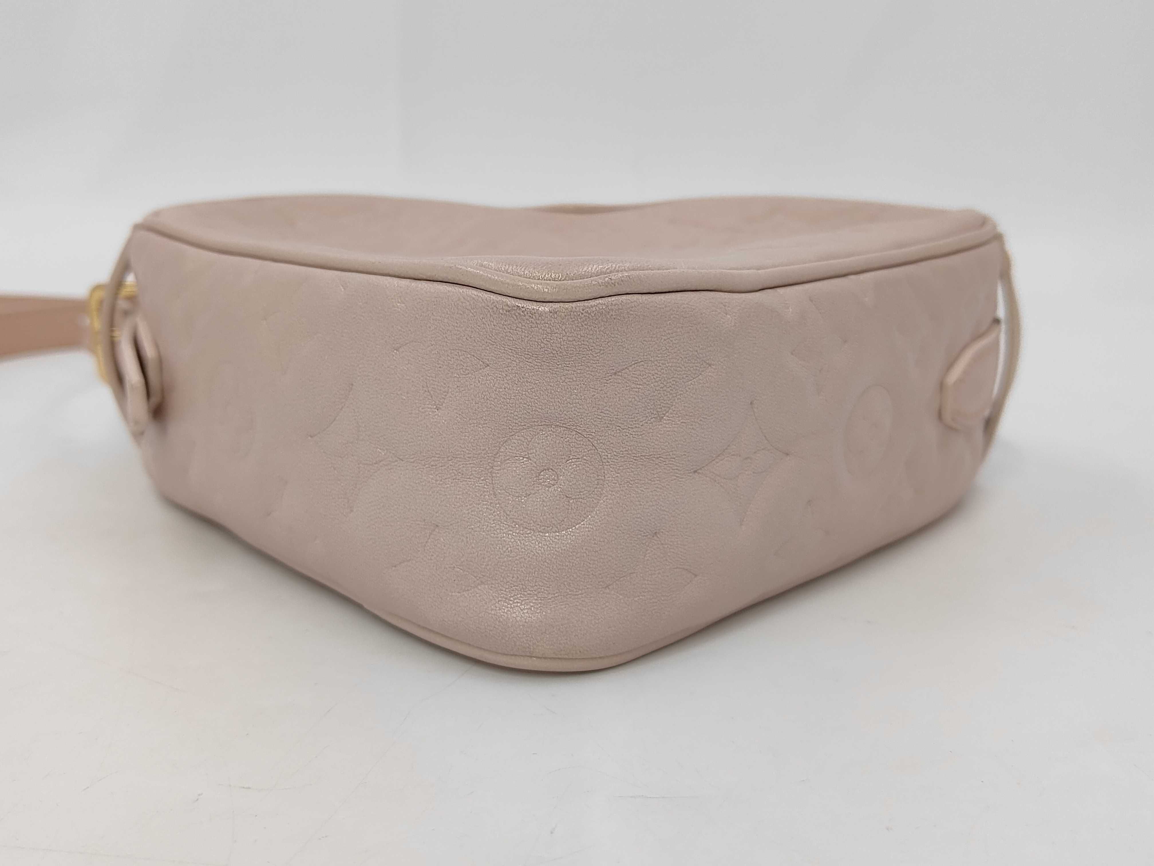 Sac Coeur Falling in Love M58738 Monogram Leather Shoulder Bag — view 7