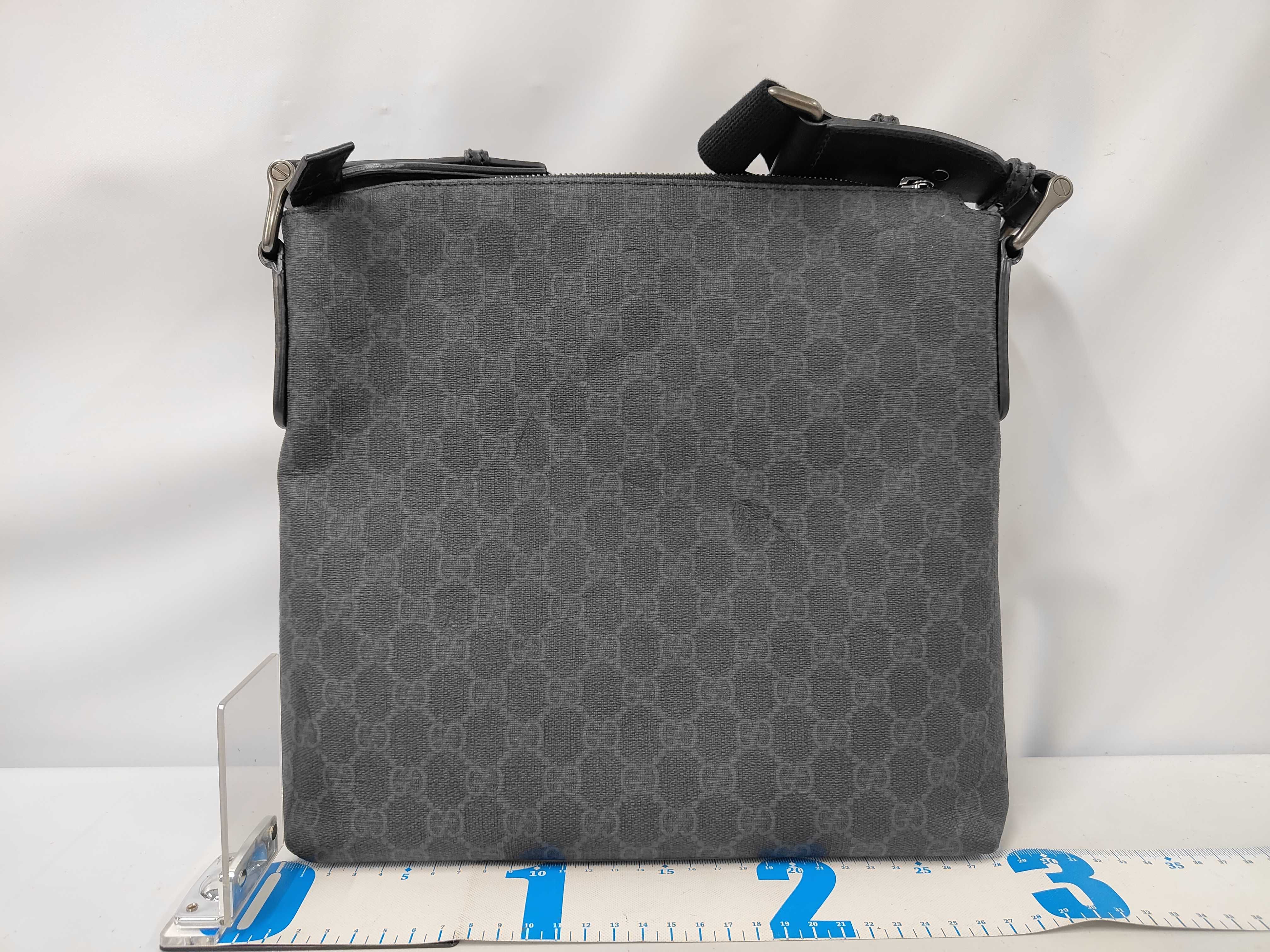 GG Supreme Canvas Messenger Bag Shoulder Bag — view 2