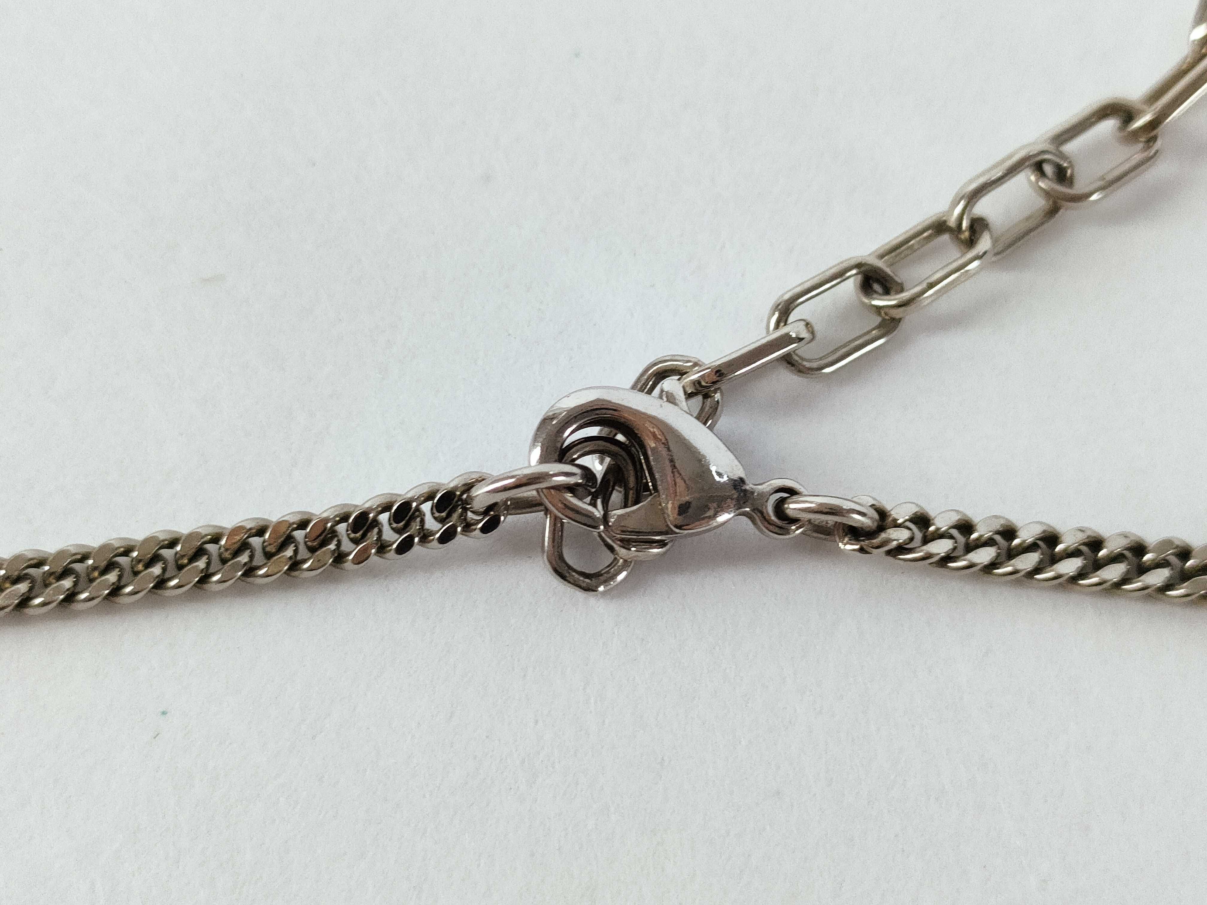 logo rhinestone silver curb chain necklace — view 3