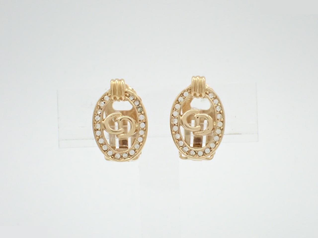 Gold earrings