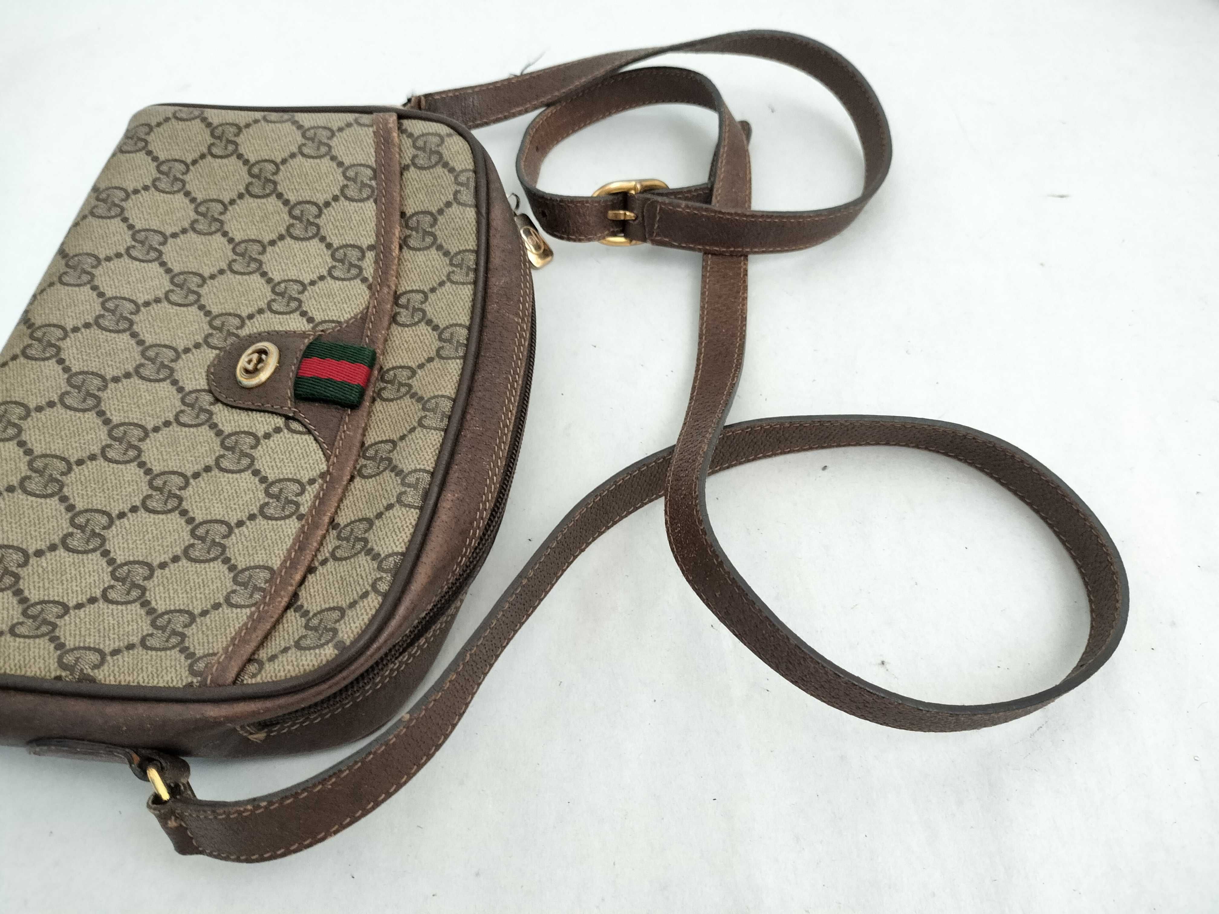 Webbing Gucci GG Supreme Sherry Shoulder Bag — view 3