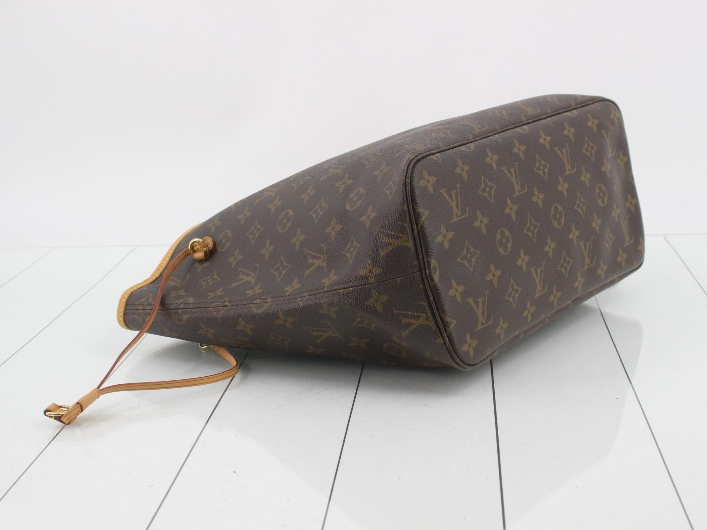 Monogram Neverfull MM Tote Bag — view 5